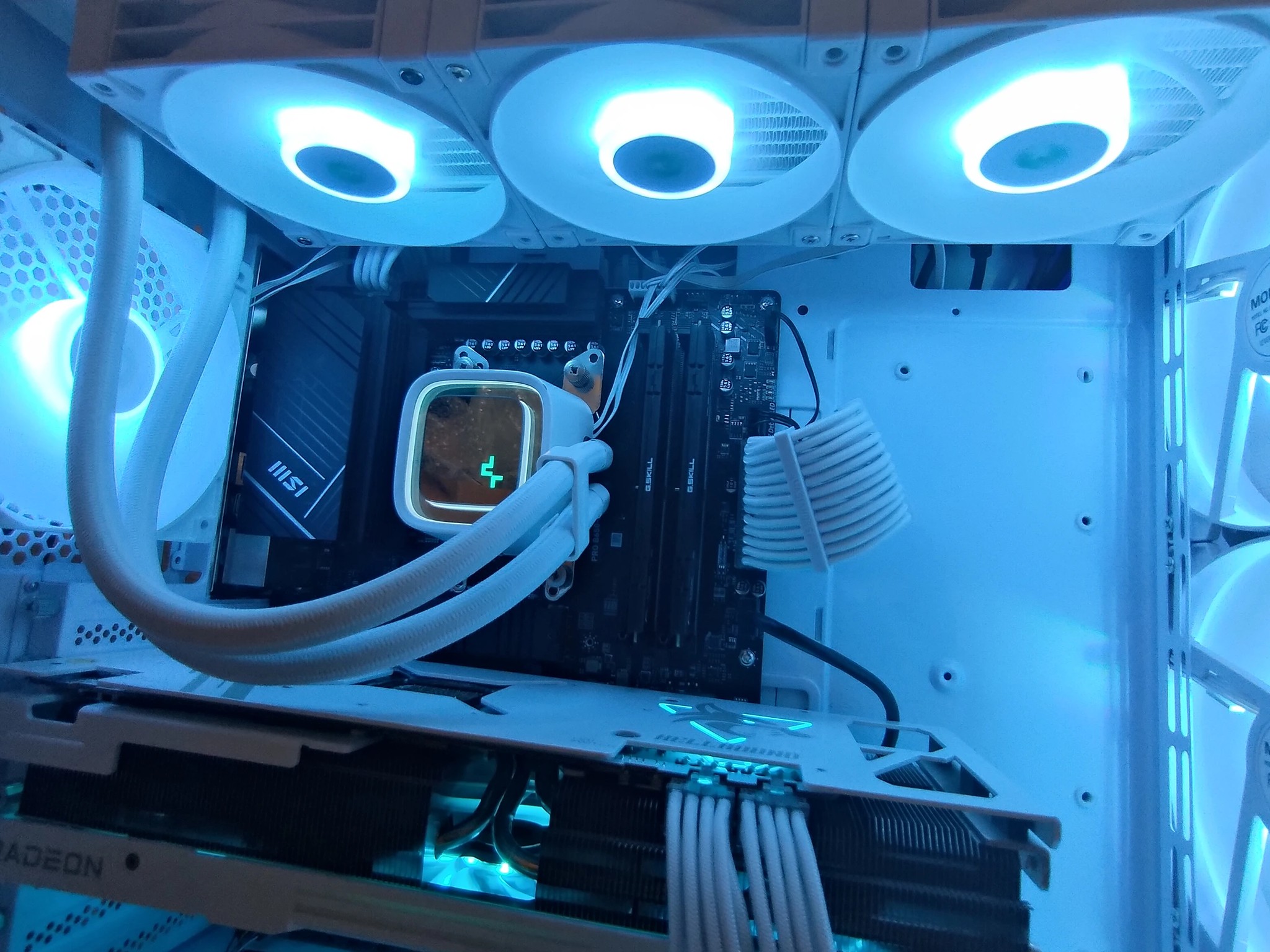 4k Gaming Monster! Ryzen 7800X3D | RX 7900XTX | 32GB Ram | 1TB NVME