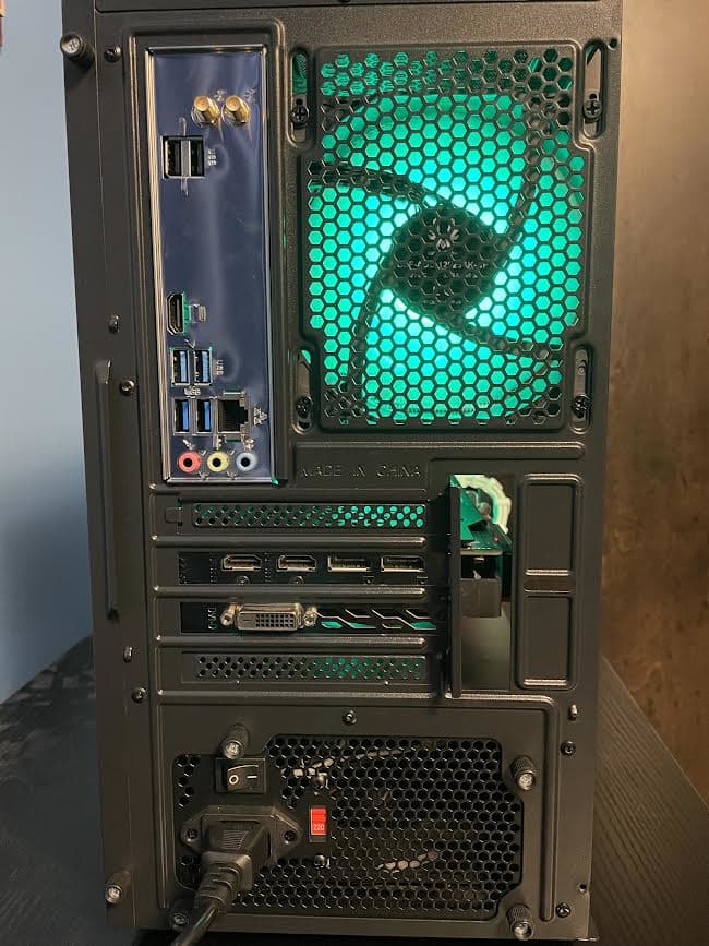 Rgb gaming pc ryzen 5 and RX 580