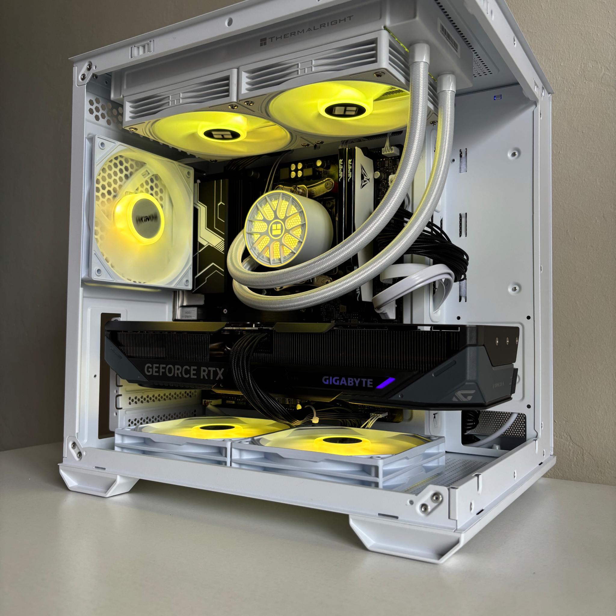 RTX 5070 | Ryzen 5 9600x | 32GB DDR5 | 1 TB NVME | 850w Gaming/Streaming PC