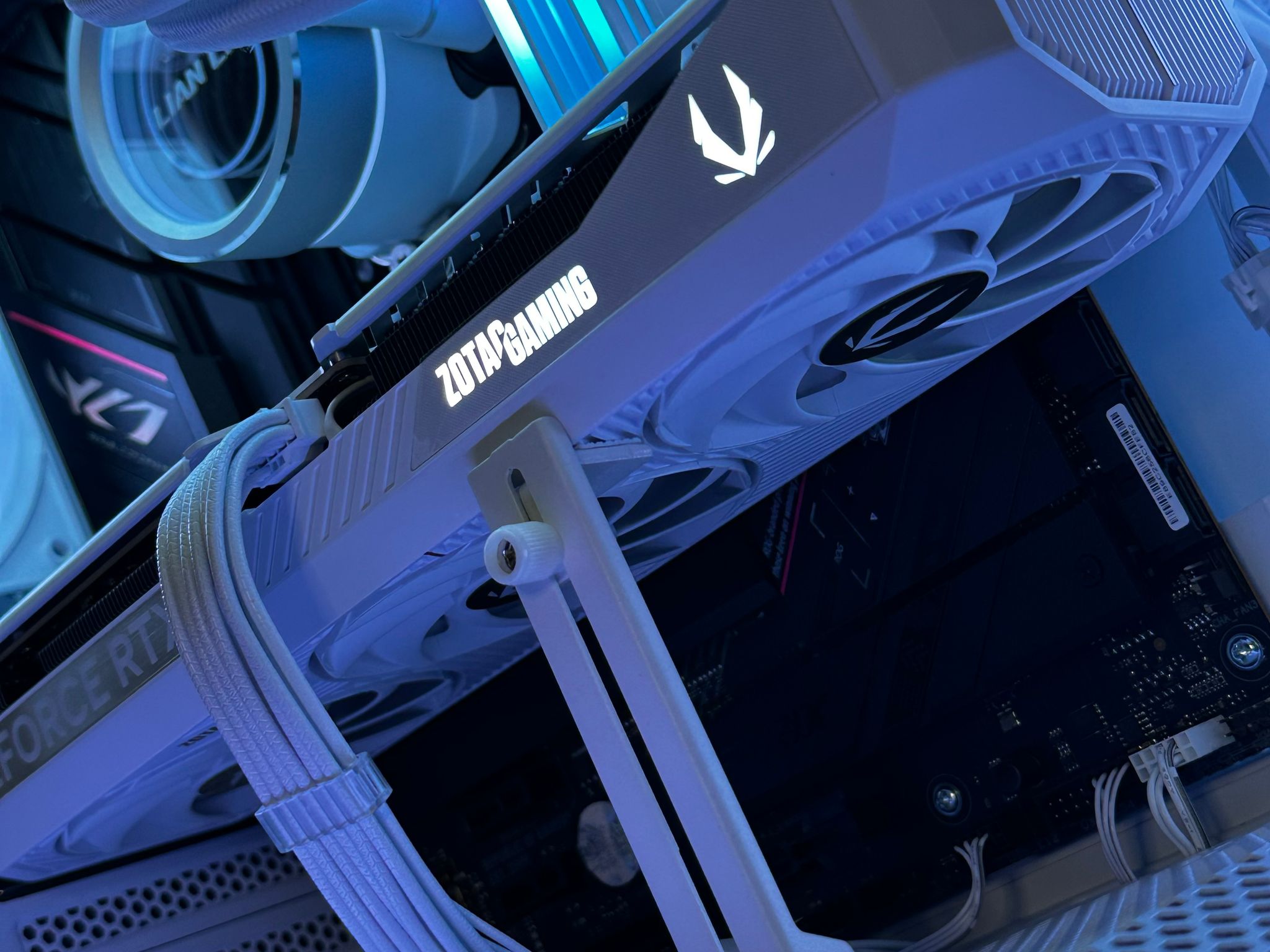 RTX 5070 Gaming PC | Ryzen 9 7900X | 48GB DDR5 | 2TB | RGB | WIFI | WHITE