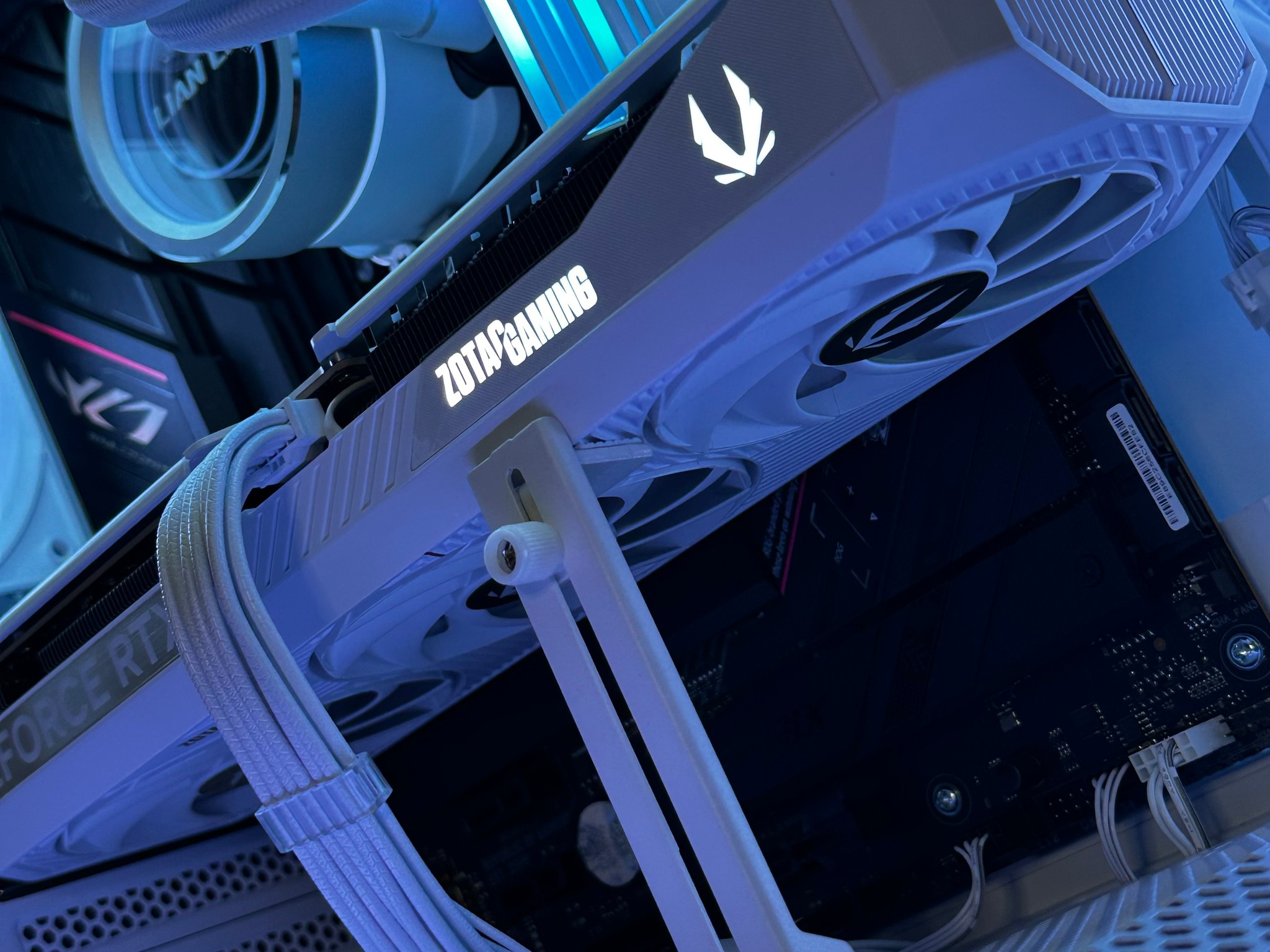 RTX 5070 Gaming PC | Ryzen 9 7900X | 48GB DDR5 | 2TB | RGB | WIFI | WHITE