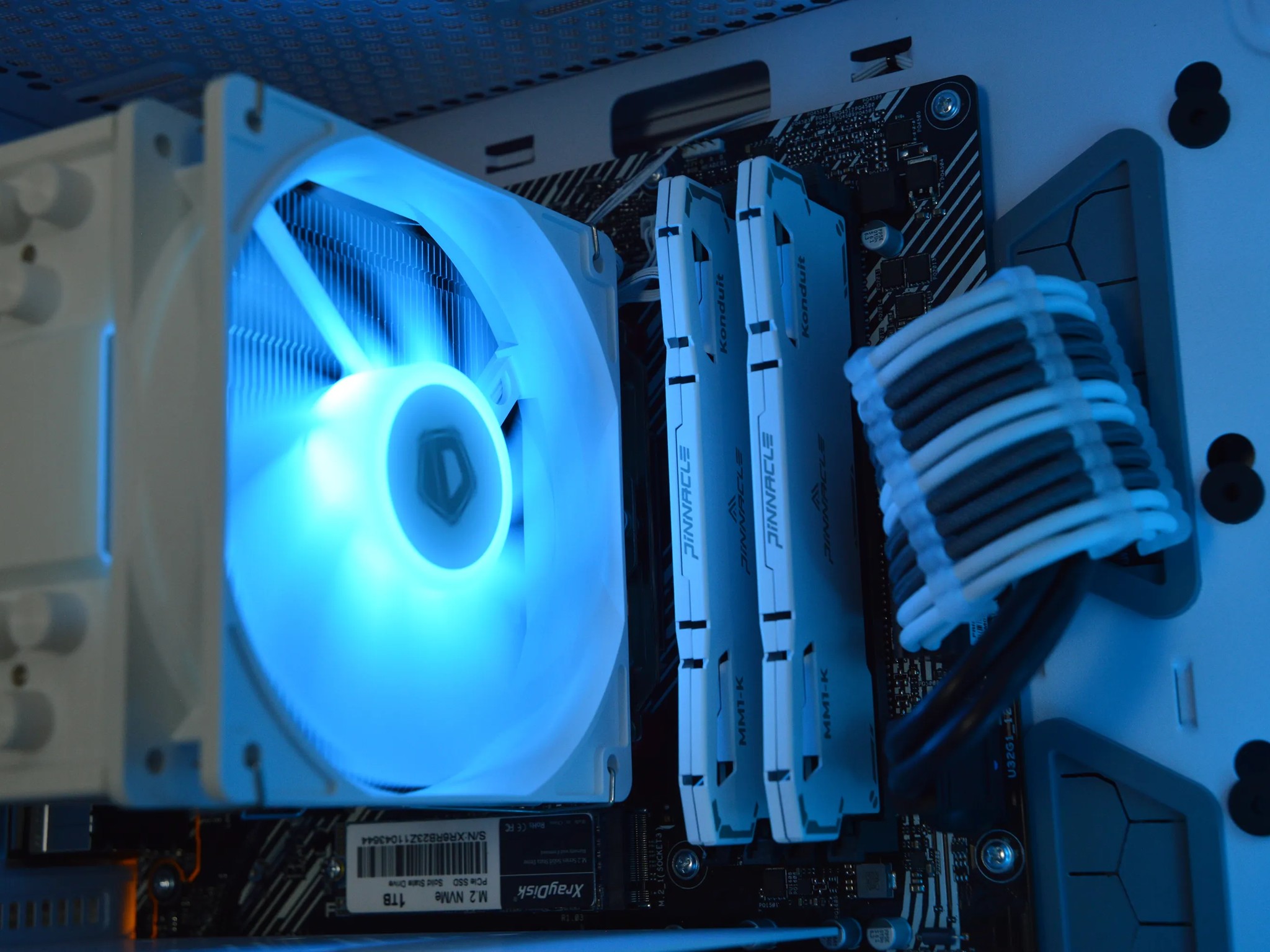 ⚪❄️ | RTX 2060 SUPER 8GB | RYZEN 5 5500 | 16GB DDR4 RAM | 1TB NVME SSD | FrostBite |