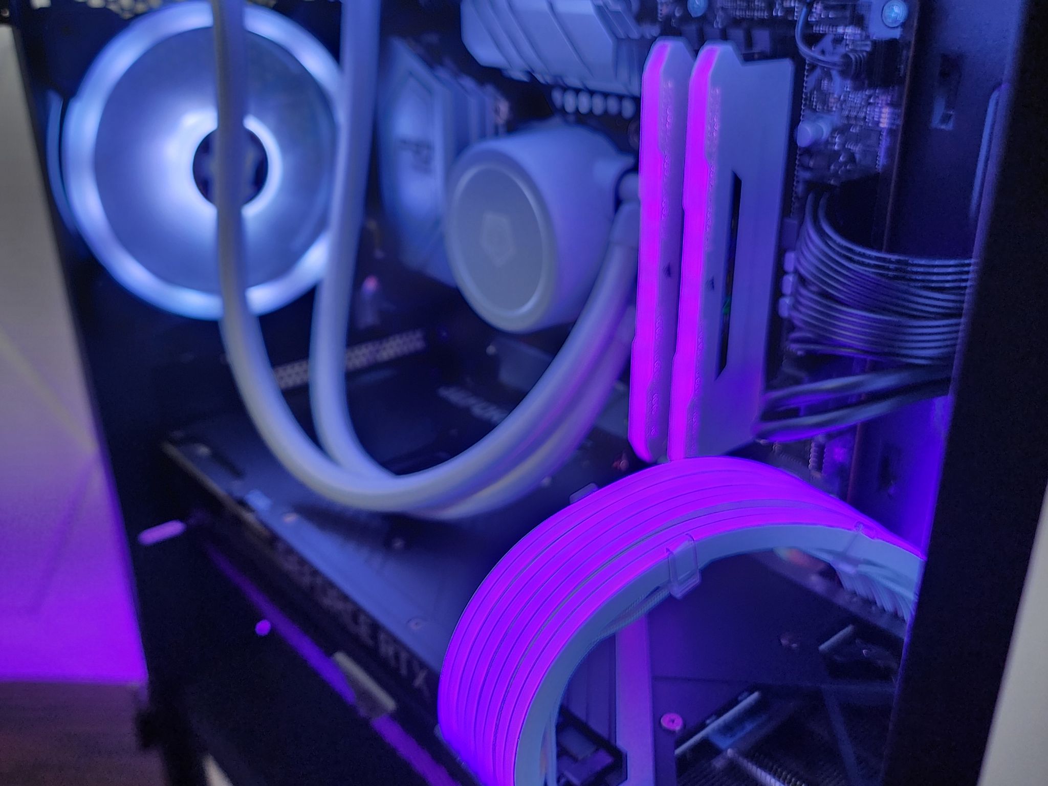🤍💜💙 ROG RTX 3070 // Intel Core i7 10700 // Corsair Vengeance 32GB 3600MHz // Kingston 1TB NVMe