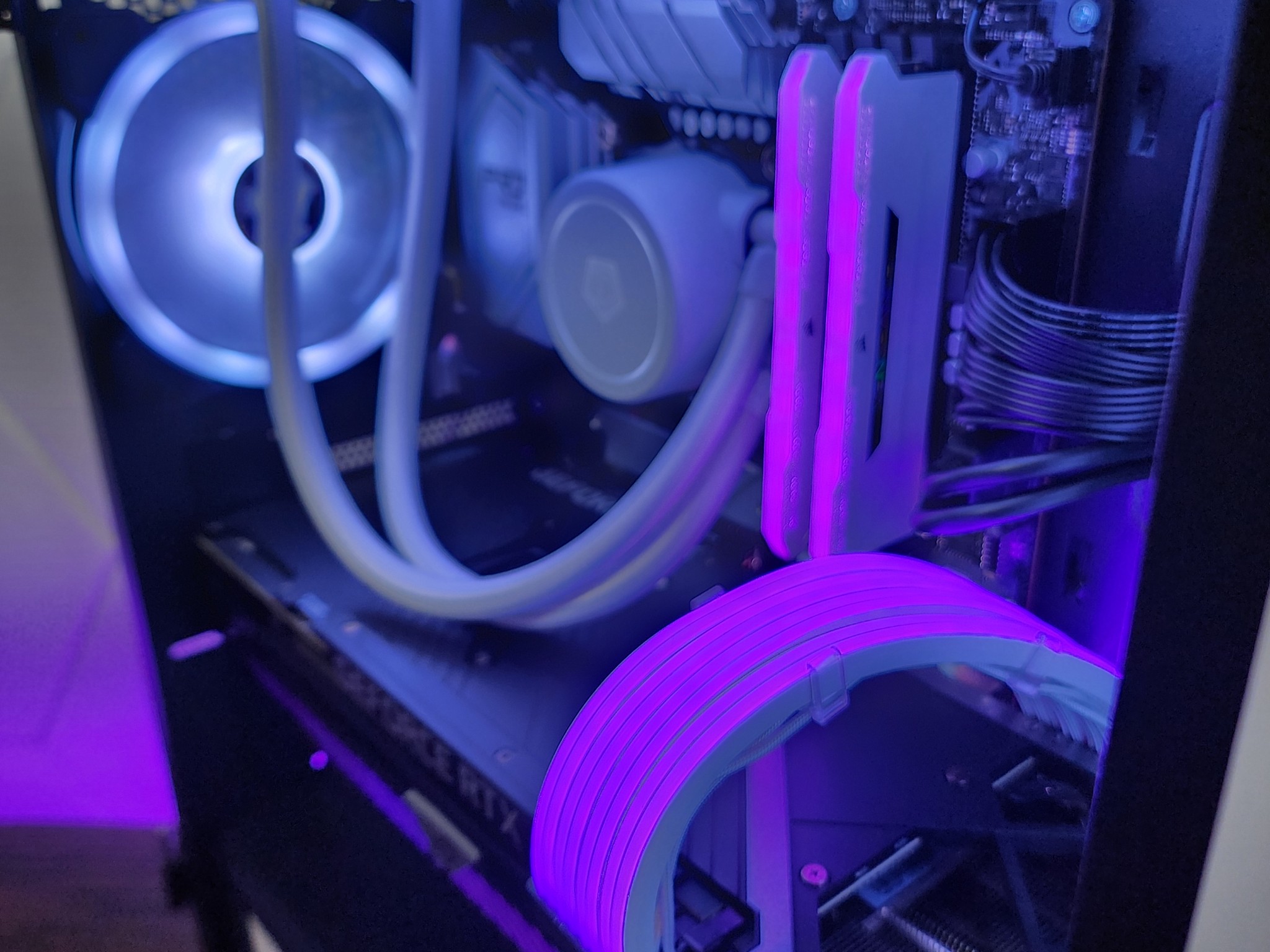 🤍💜💙 ROG RTX 3070 // Intel Core i7 10700 // Corsair Vengeance 32GB 3600MHz // Kingston 1TB NVMe