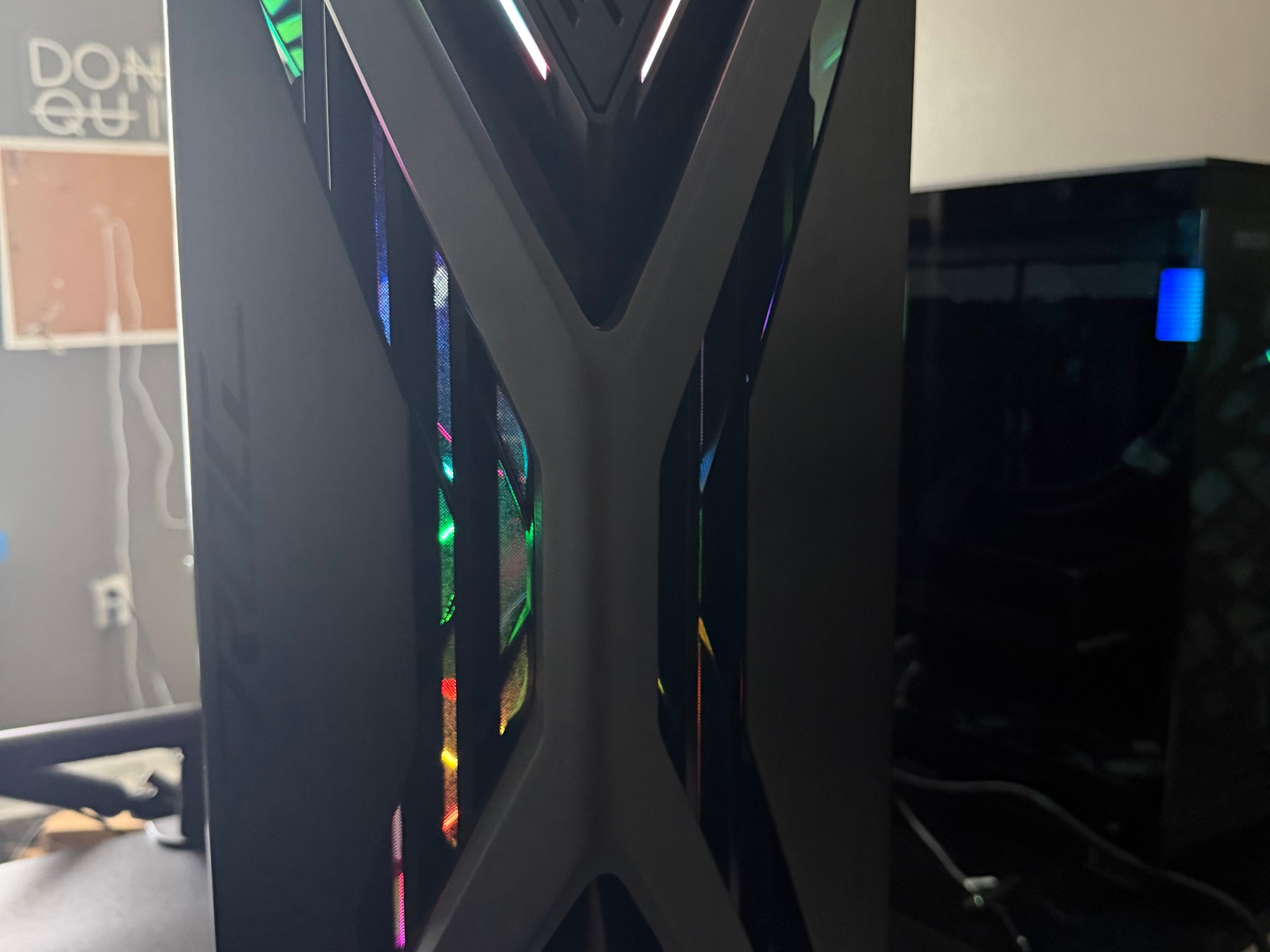 Asus Astral RTX 5090 OC 32GB + AMD Ryzen 9 9950X3D