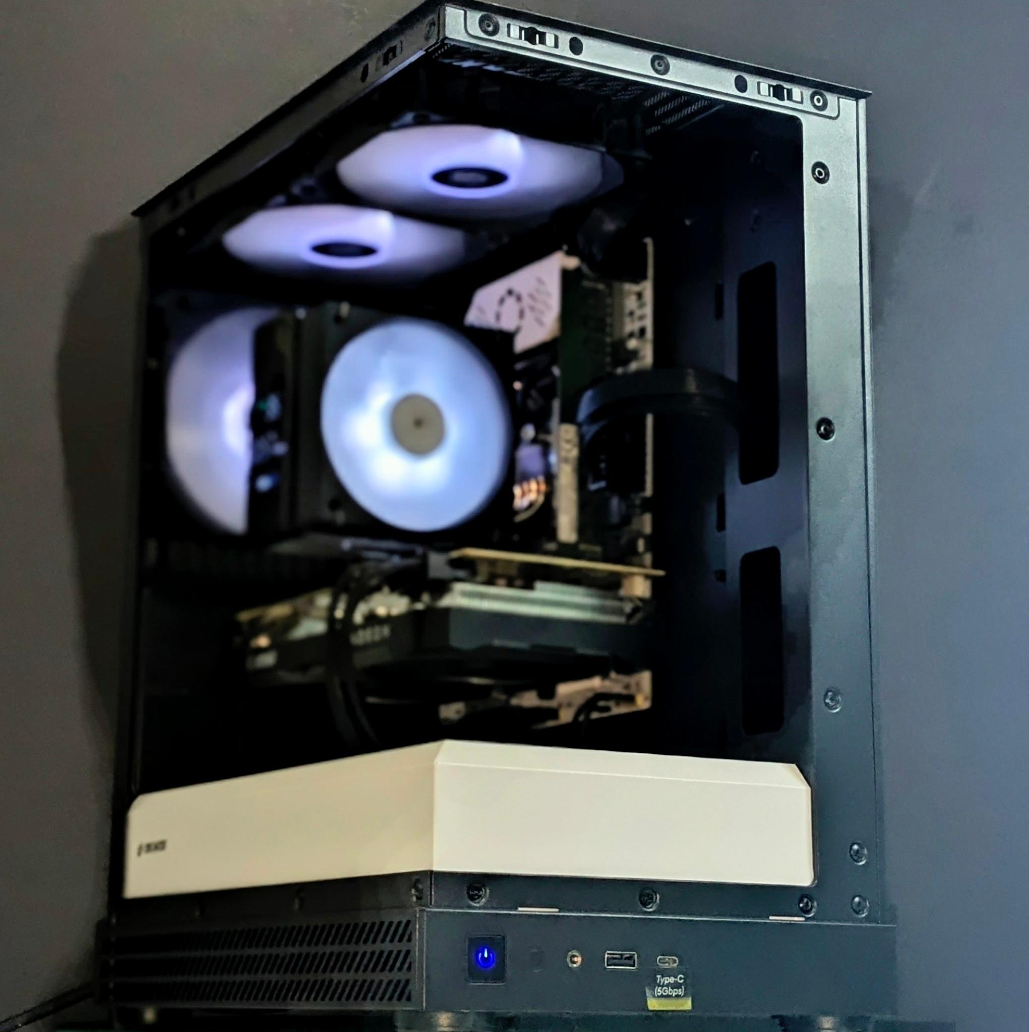 シャチ  ⚫⚪1080p👑⚫⚪RX 5700XT⚫⚪16GB DDR4⚫⚪Intel (8-cores/16-threads)⚫⚪1TB SSD/HDD⚫⚪Windows 11⚫⚪ Wi-Fi