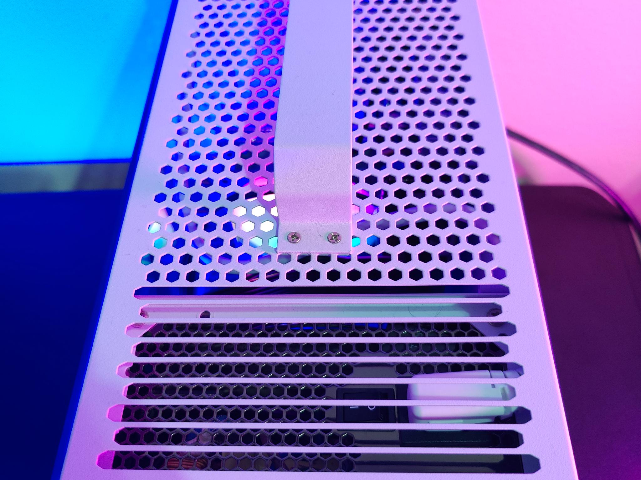 Custom Portable PC Intel Xeon E5 2630V4 10C 20T RX 580 8GB GDDR5 16GB Corsair DDR4 Windows 11