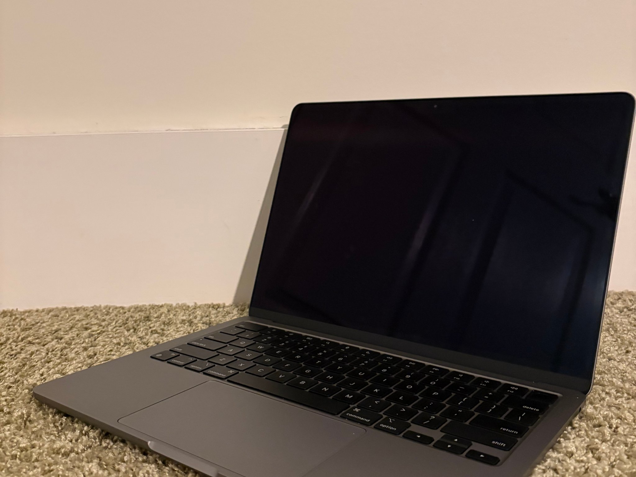 MacBook Air 13 Inch 2024 M3 Chip, 24gb Ram, 512gb ssd