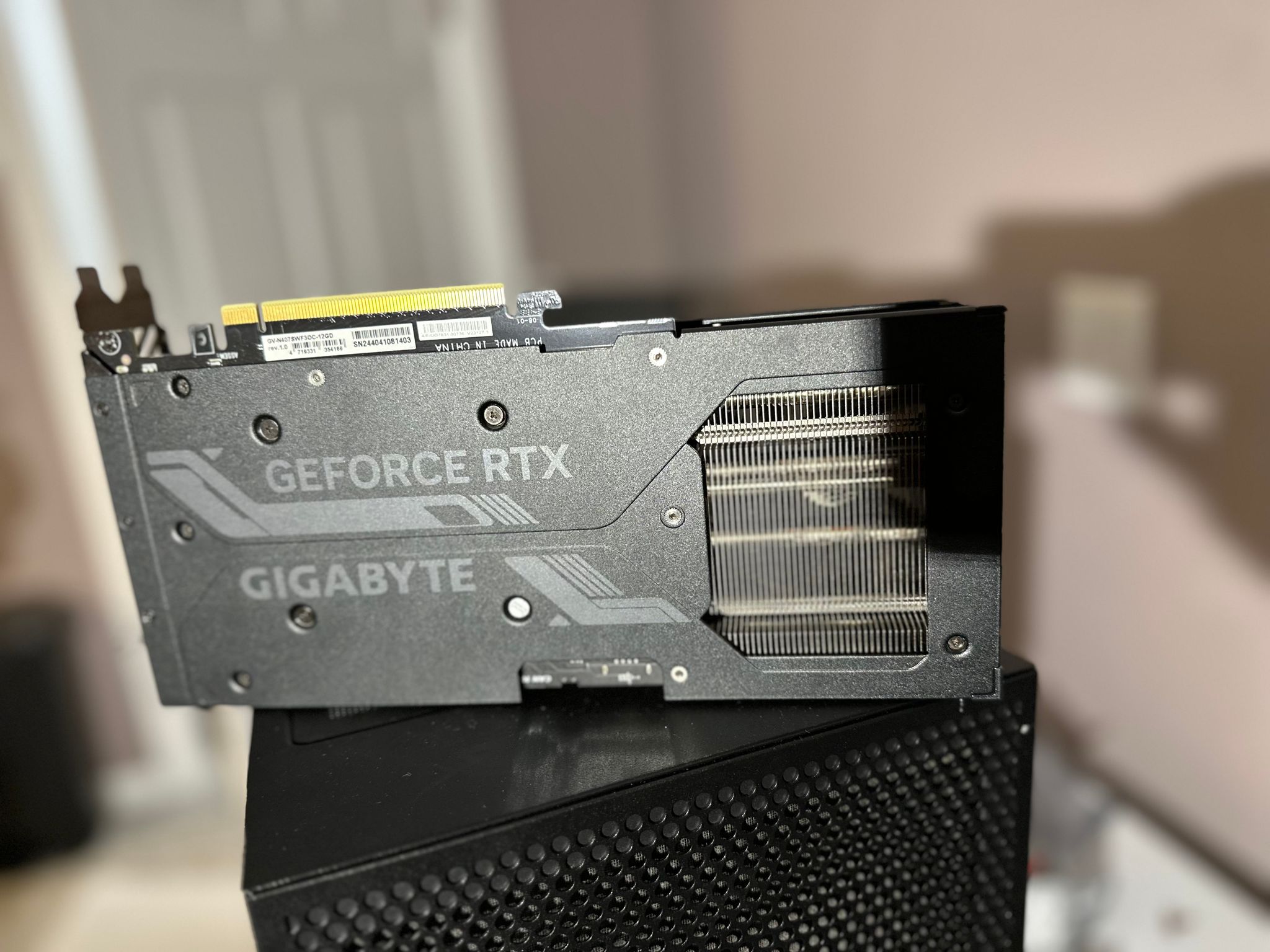 GIGABYTE GAMING OC GeForce RTX 4070 SUPER
