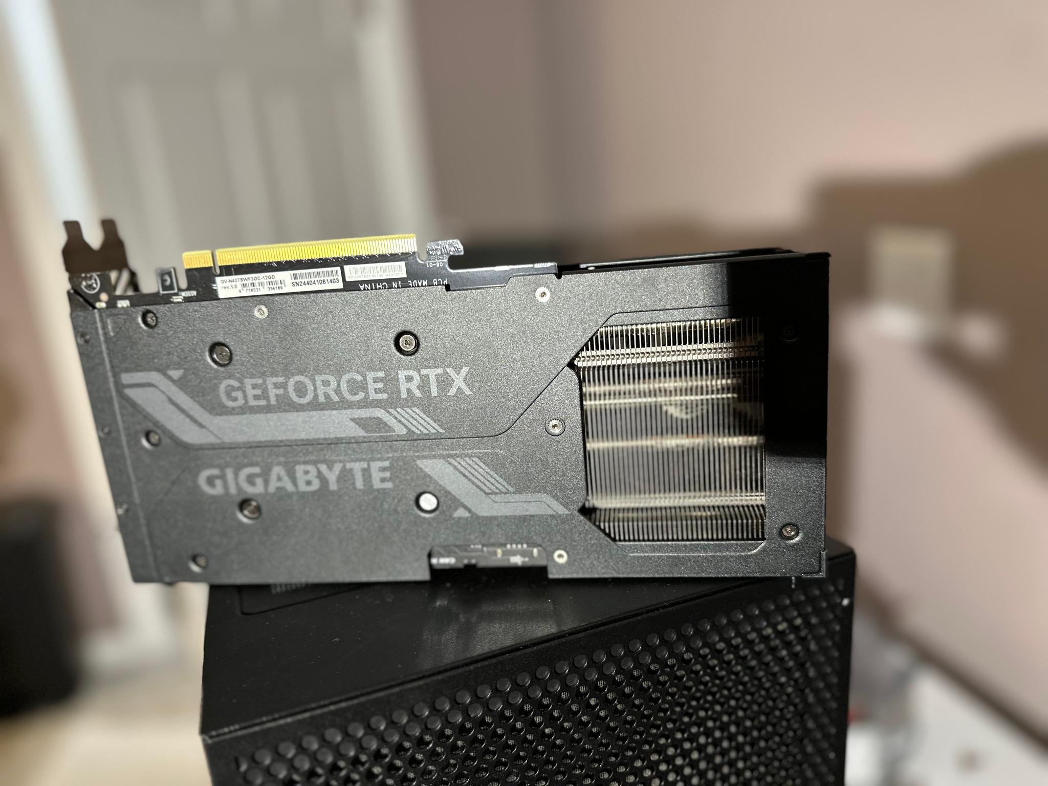 GIGABYTE GAMING OC GeForce RTX 4070 SUPER - Image 2
