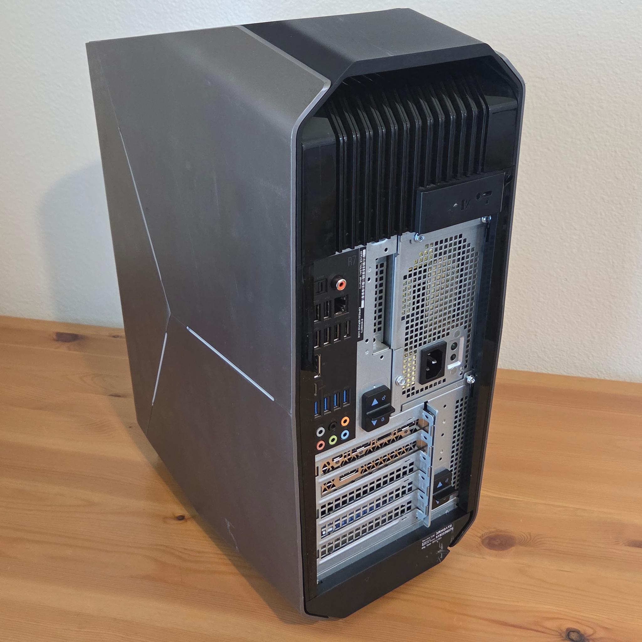 Budget Gaming Done Right! ❄️Liquid Cooled i7 8700K❄️| RTX 2080 | 32GB Ram | Windows 11