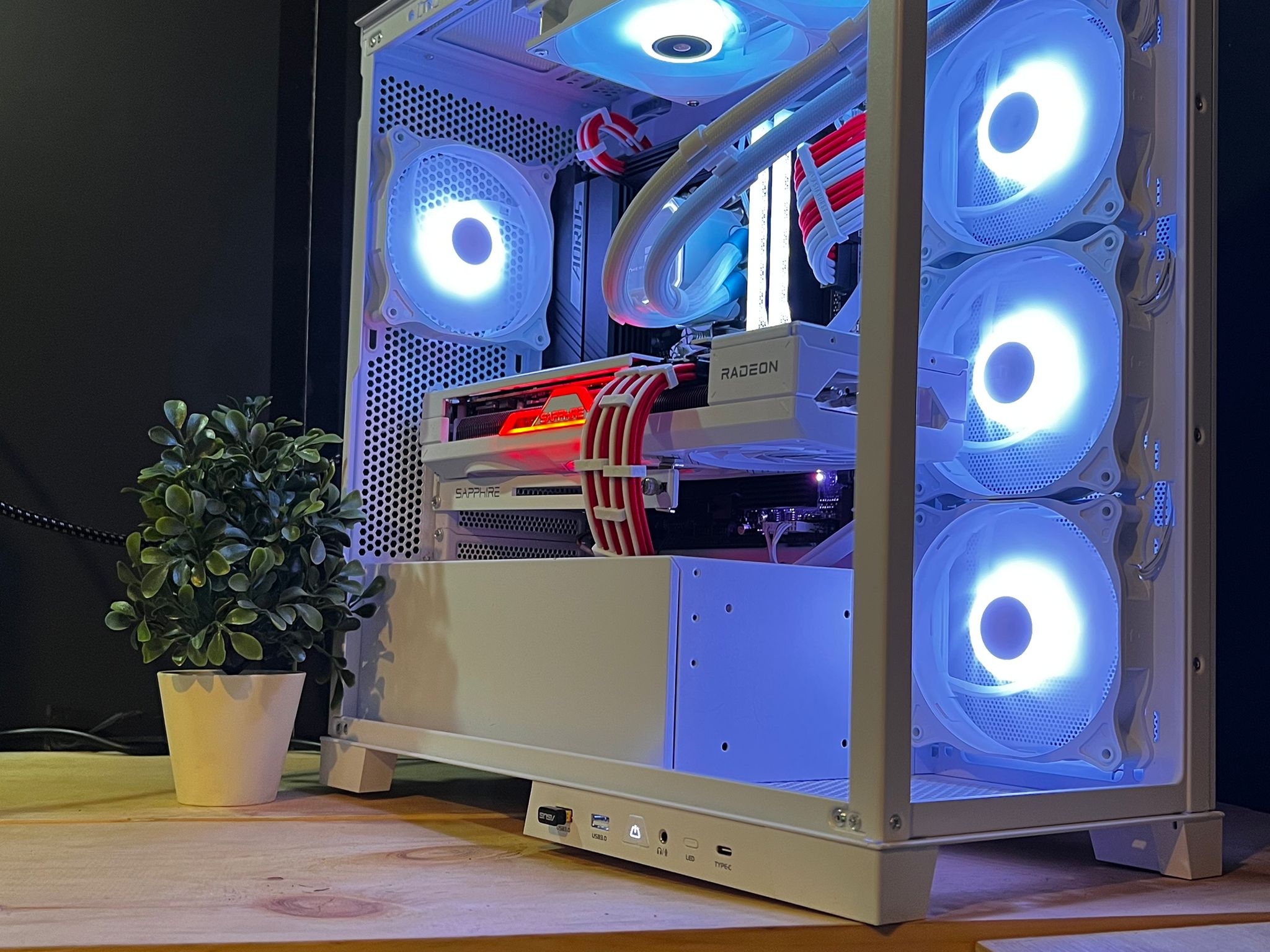 white wolf 7800x3d 7800xt 32g ddr5 no compromise gaming pc/content creation