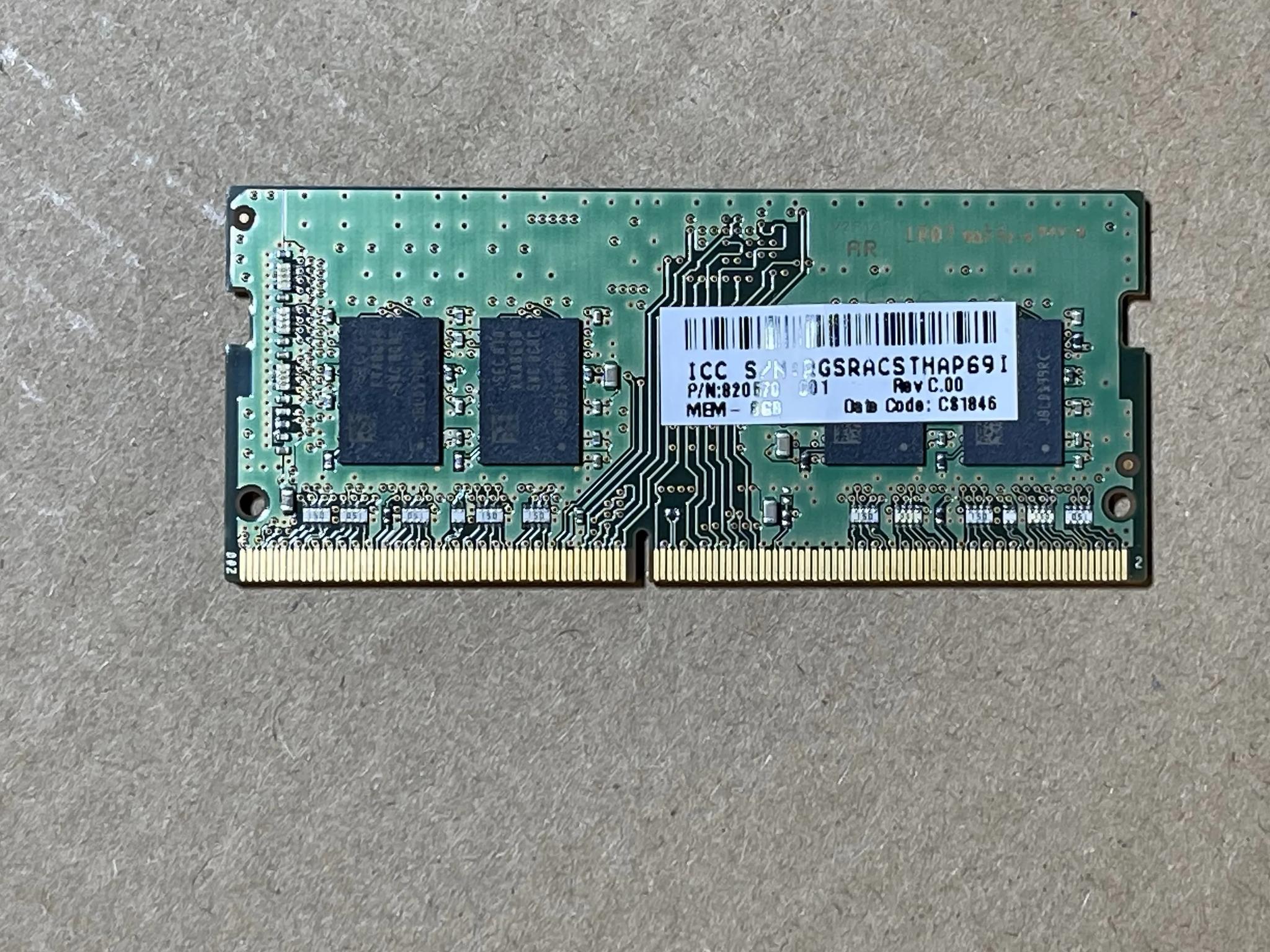 Samsung 1x 8GB DDR4-2400 SODIMM PC4-19200T