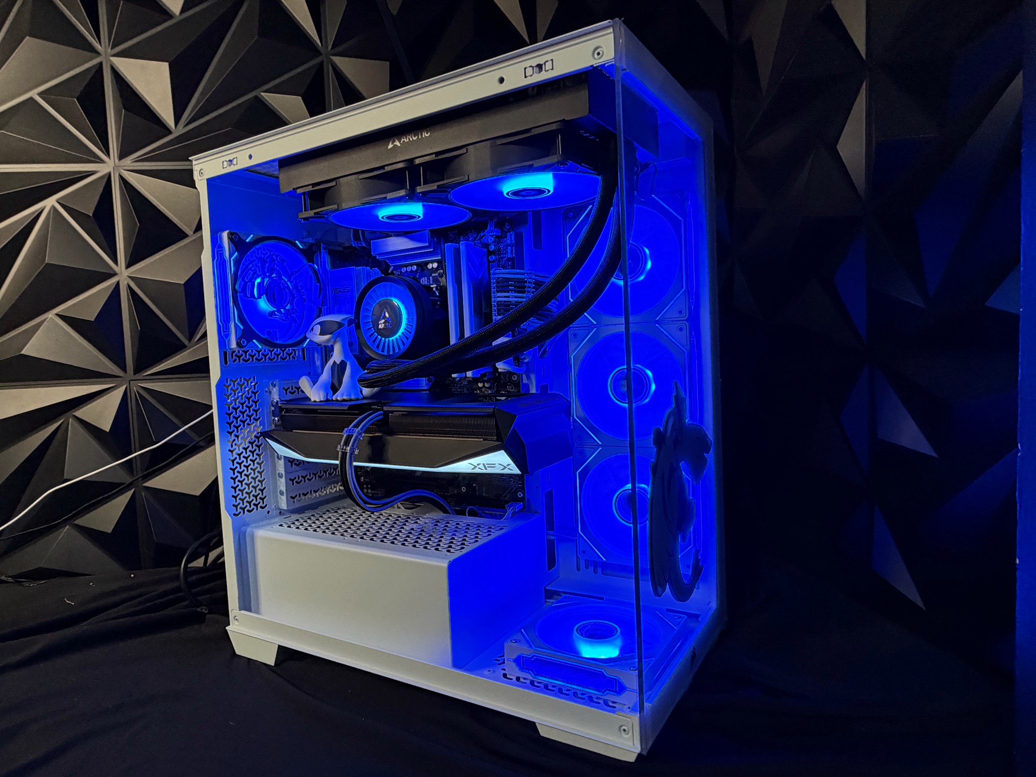 🌪️☁️ The Sky Tempest ☁️🌪️ Ryzen 5 7600X3D| RX 9060XT 16 GB| 32 GB DDR5| 2 TB NVMe