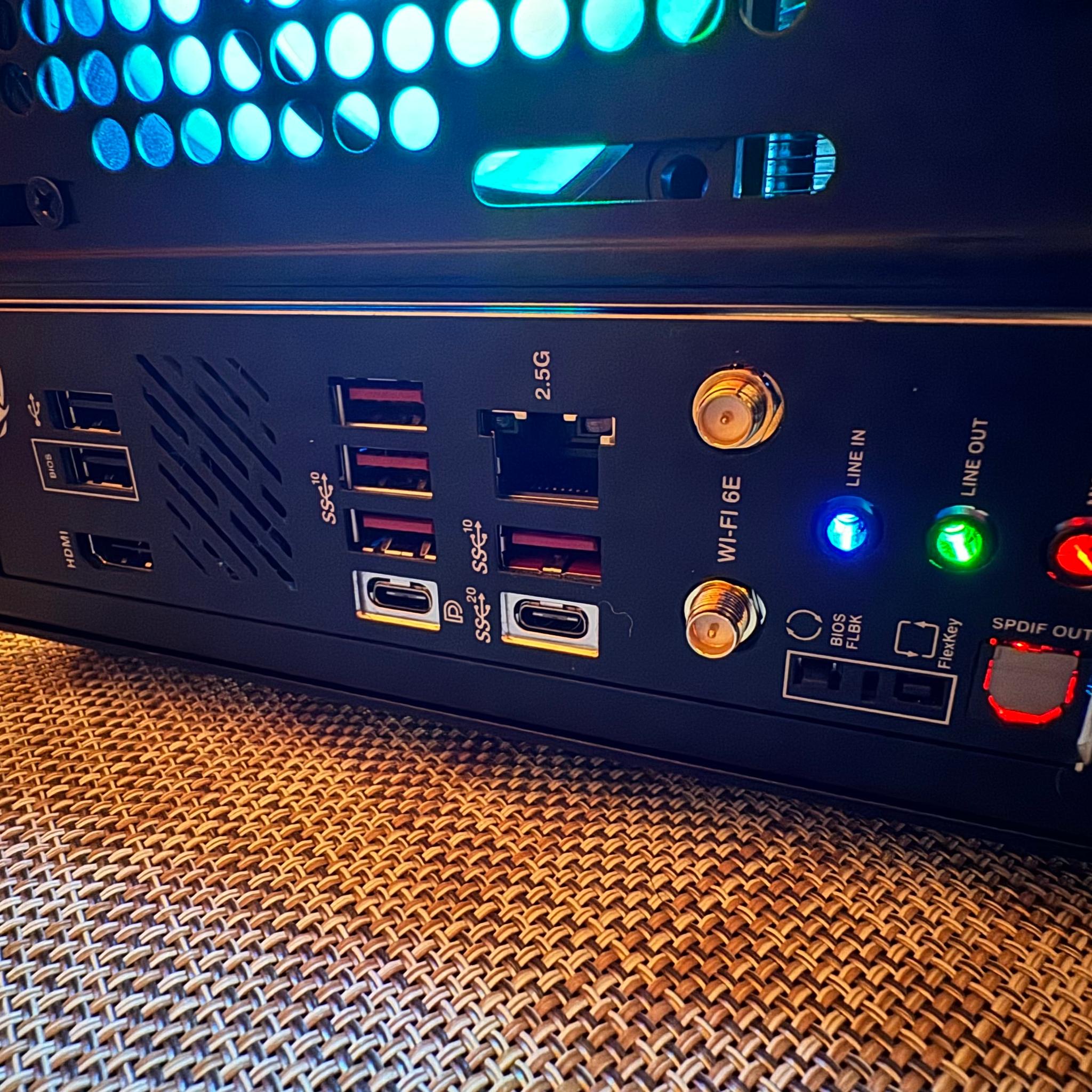 Steam Machine Killer! 7600X3D Powercolor 9060 XT 32GB DDR5 1TB SteamOS SFF ITX Console