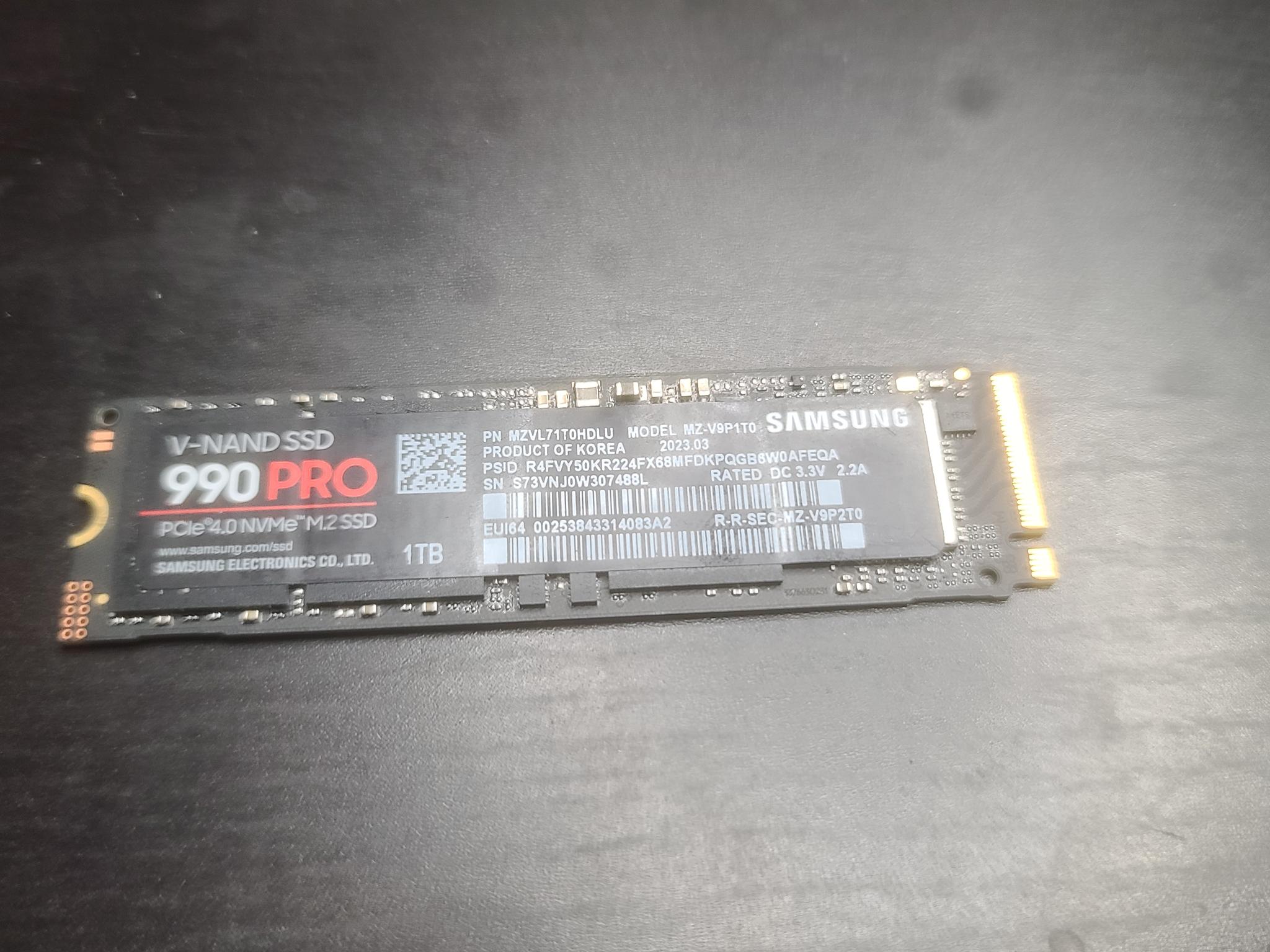 Samsung 990 Pro 1TB PCIe 4.0 NVMe M.2 SSD