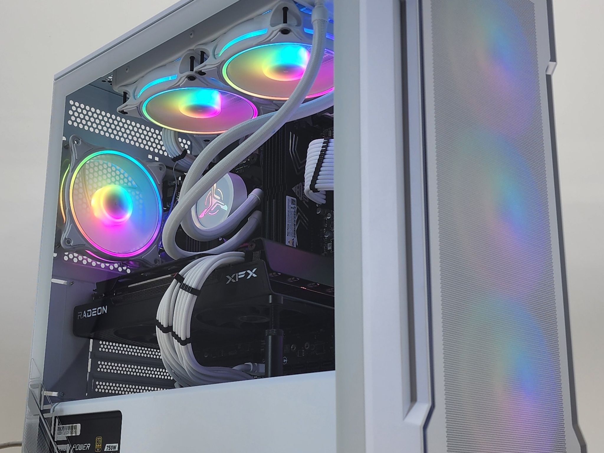 Gaming PC Ryzen 7 5700X 32GB RAM 1TB SSD RX 7700 XT 12GB Windows 11 PC