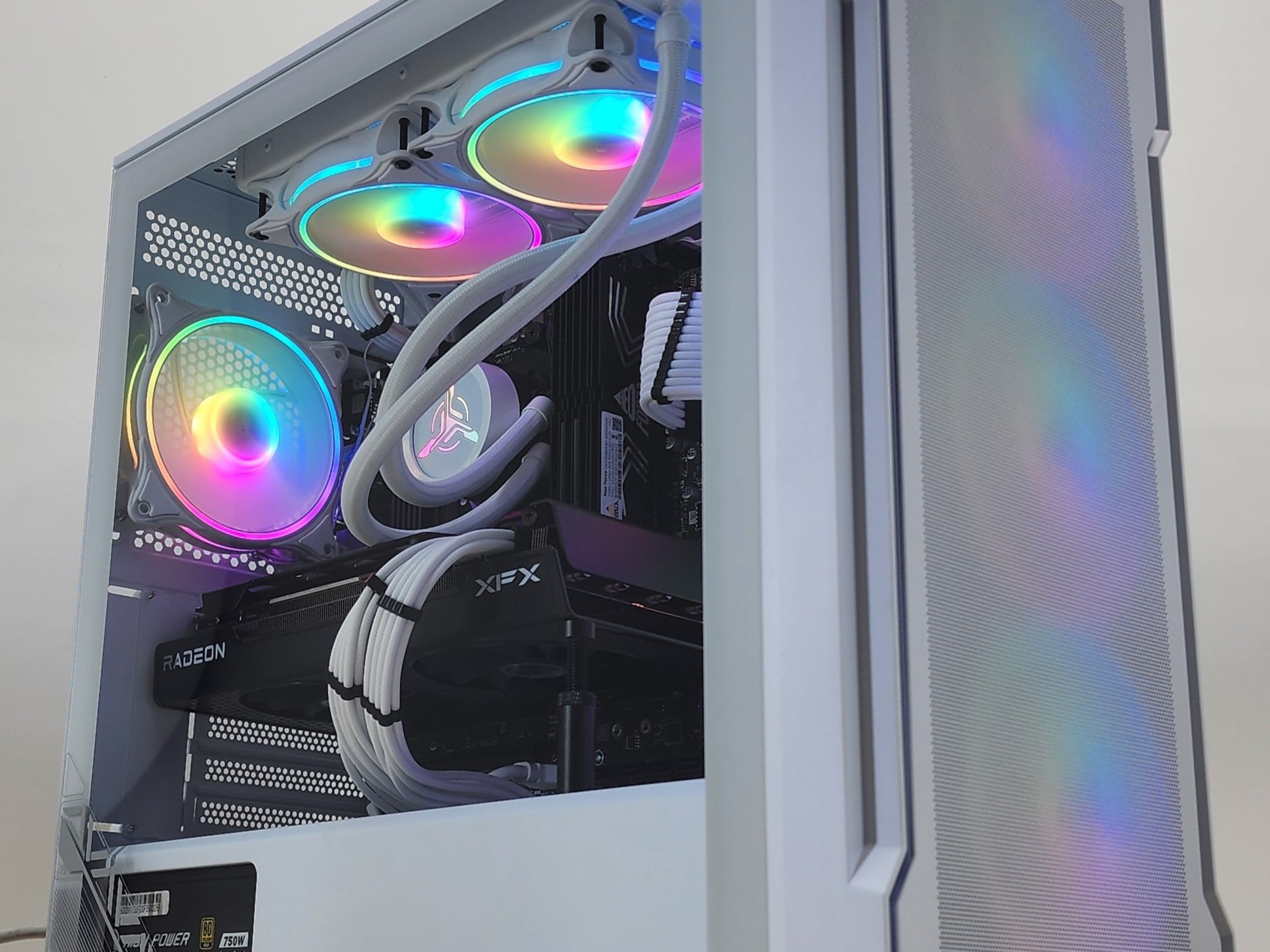 Gaming PC Ryzen 7 5700X 32GB RAM 1TB SSD RX 7700 XT 12GB Windows 11 PC