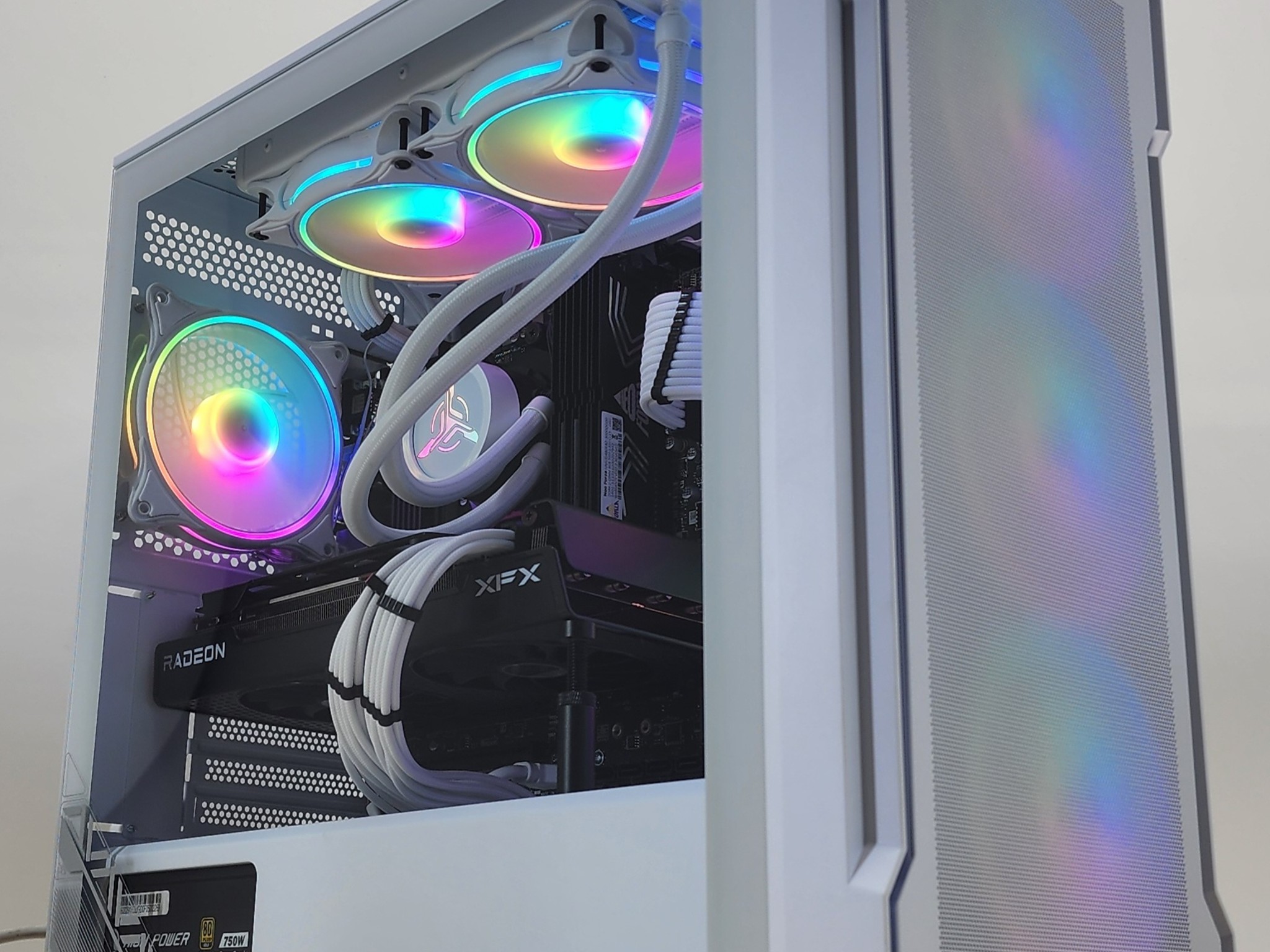 Gaming PC Ryzen 7 5700X 32GB RAM 1TB SSD RX 7700 XT 12GB Windows 11 PC