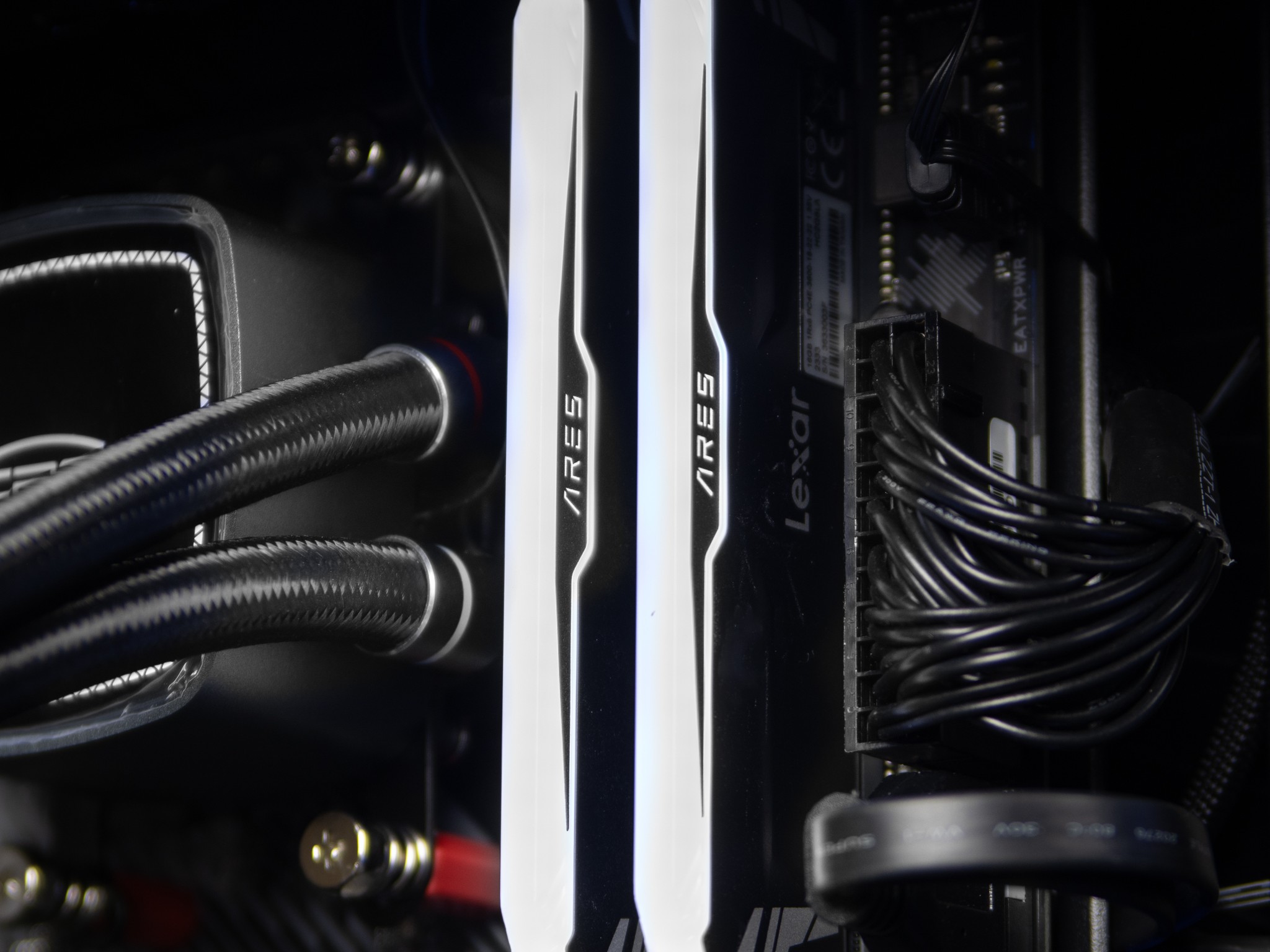 “Deuxdarc” RX 7700XT Ryzen 7 32GB Windows 11 2TB Workstation Gaming PC