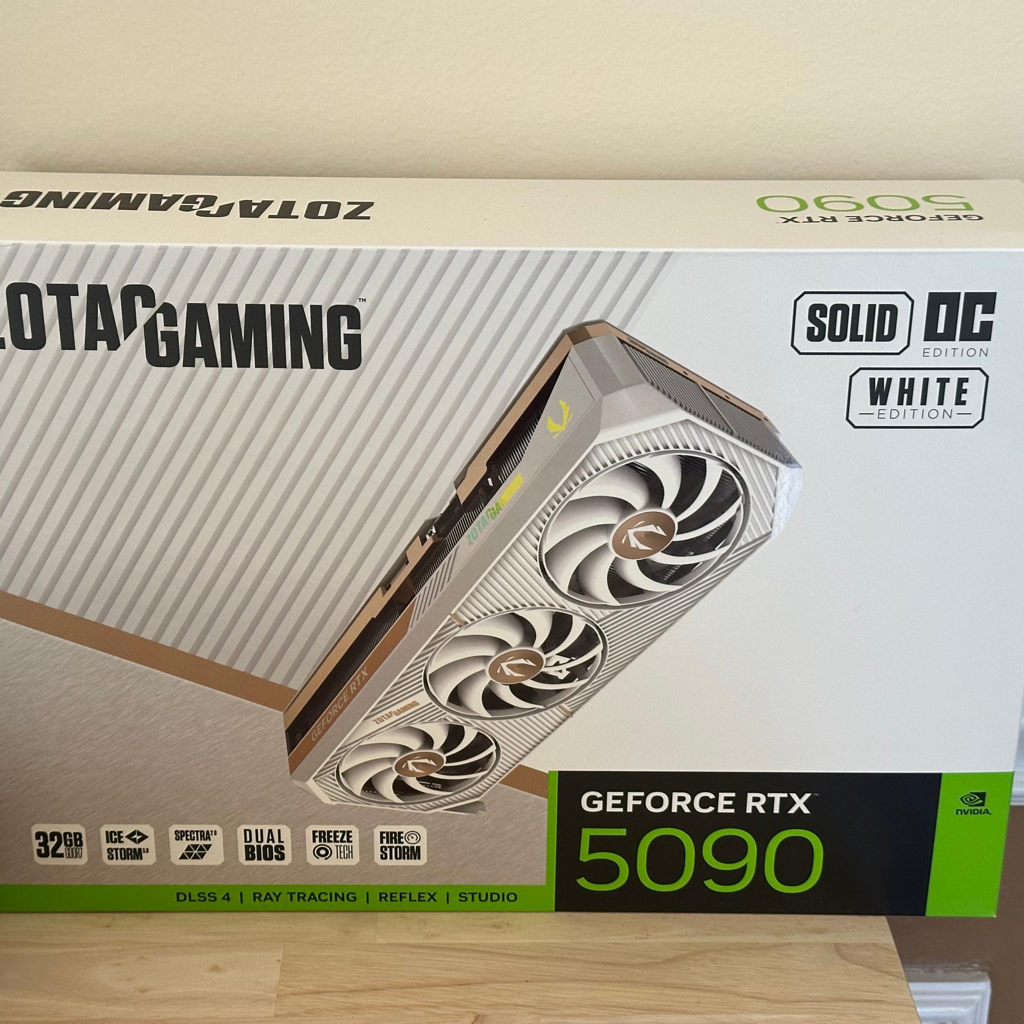 ZOTAC RTX 5090 White Edition SOLID OC 32 GB GDDR7