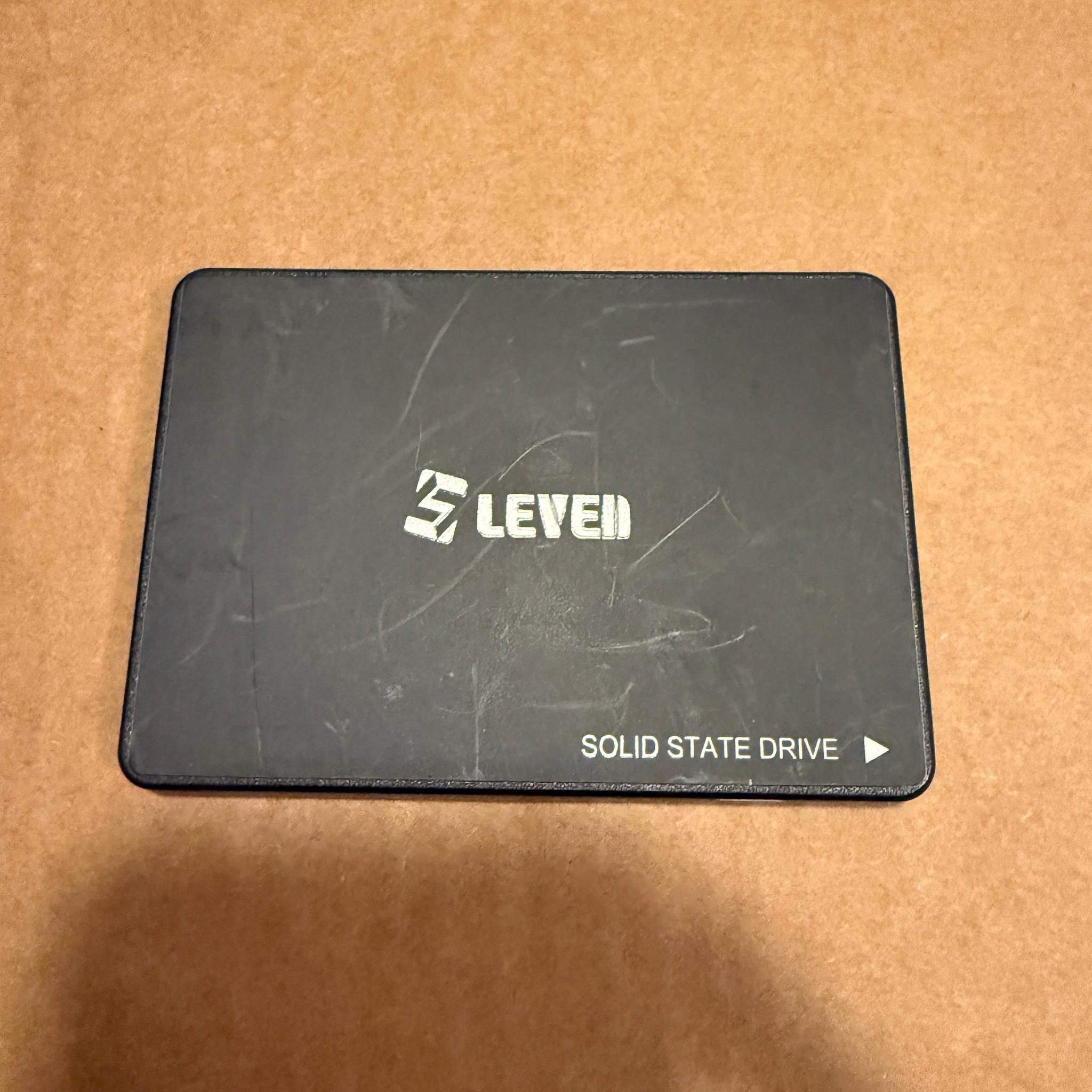 Leven JS600 4TB Sata 3D Nand SSD 2.5" | 100% CrystalDiskInfo
