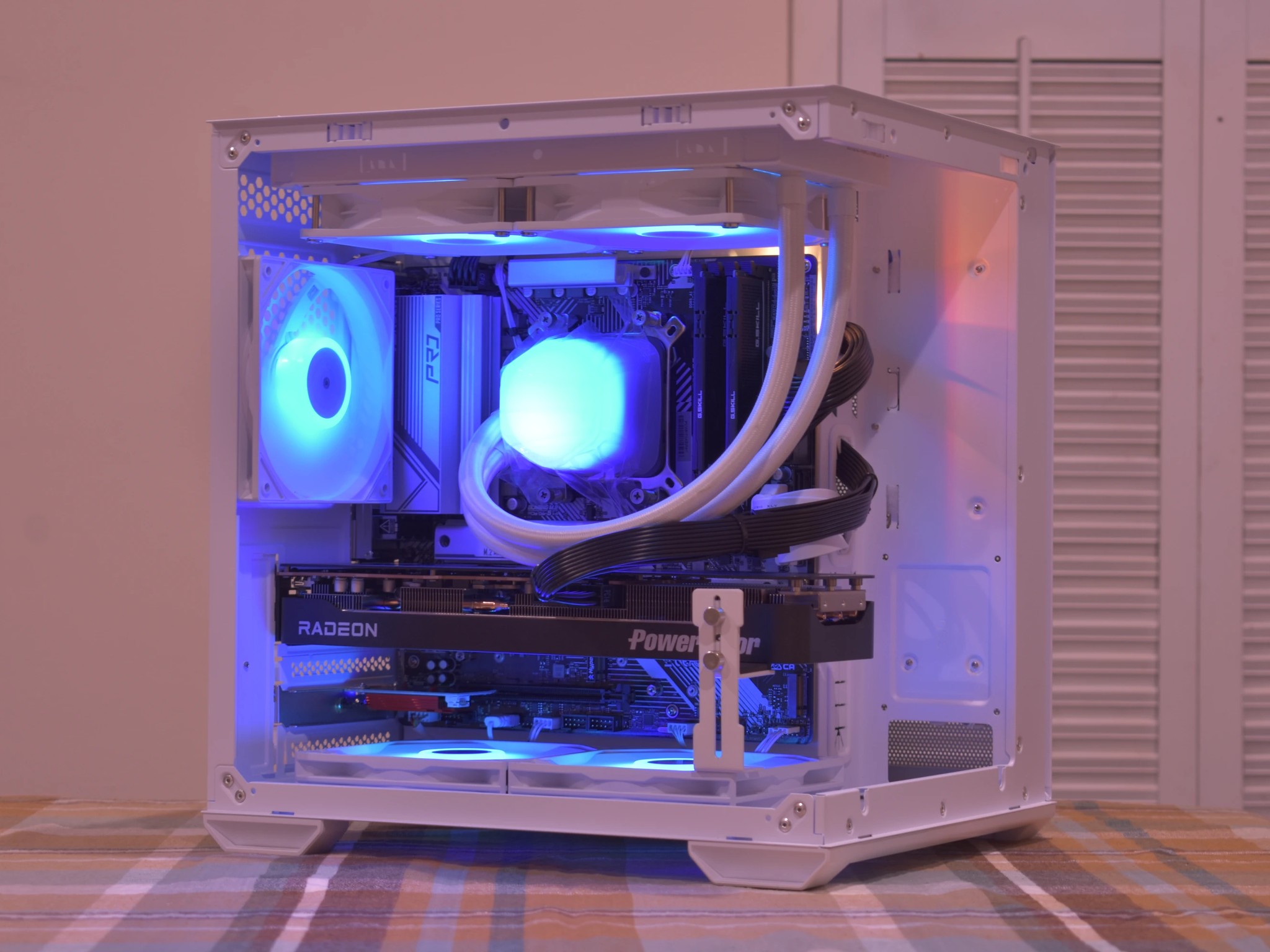 🚀Performance Gamer🚀 Ryzen 5 9600X | AMD RX 9070 16GB | 32GB DDR5 | 2TB nVME SSD | White RGB+Wifi