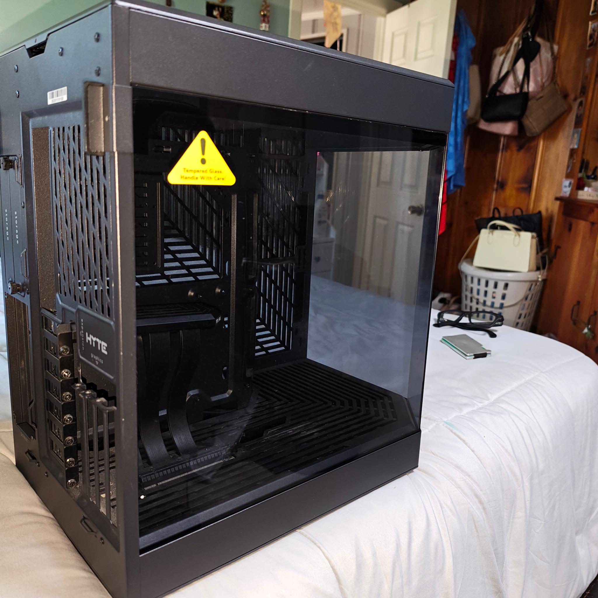HYTE Y60 (Black - Tempered Glass)