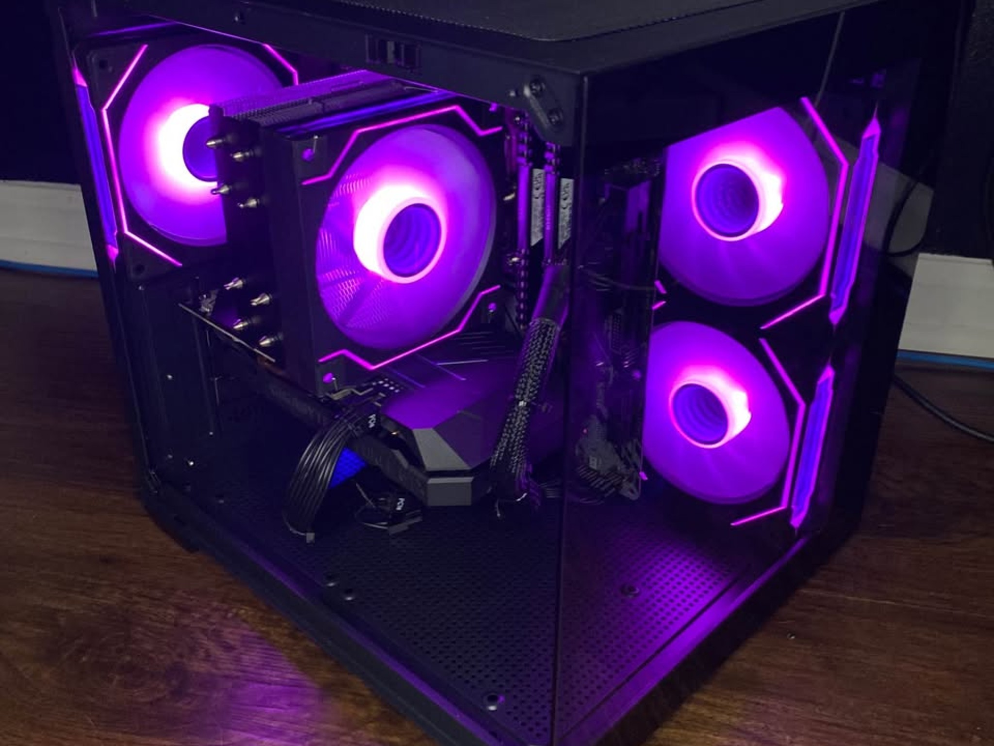 Black Gaming PC (GTX 1660 Ti 6GB + I5-9400F + 16GB DDR4 + SSD)