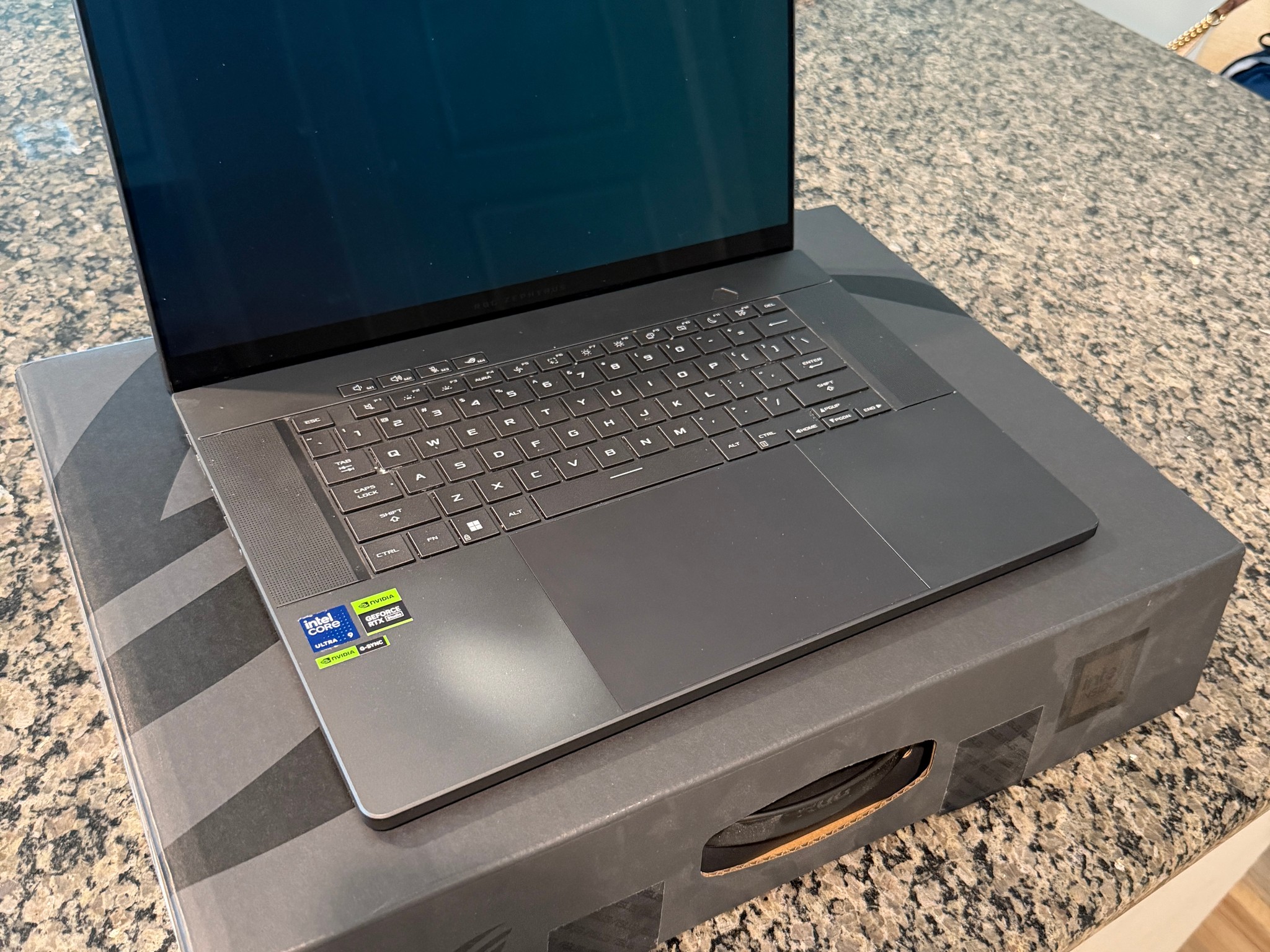 ASUS ROG Zephyrus G16 GU605MI