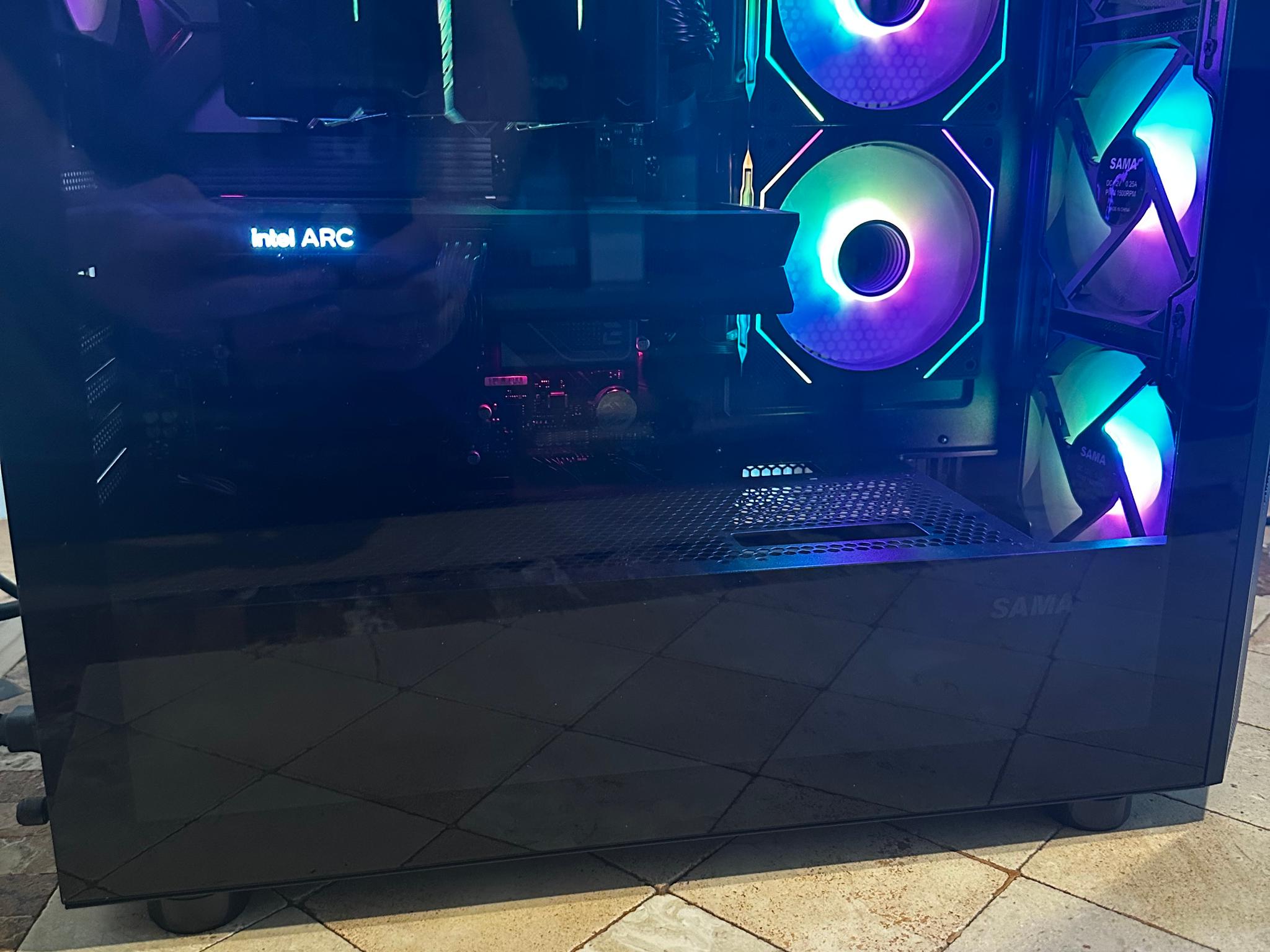 Intel Core Ultra 7 265K / Intel ARC B580 12GB Special Edition - Mid-Tower Gaming PC