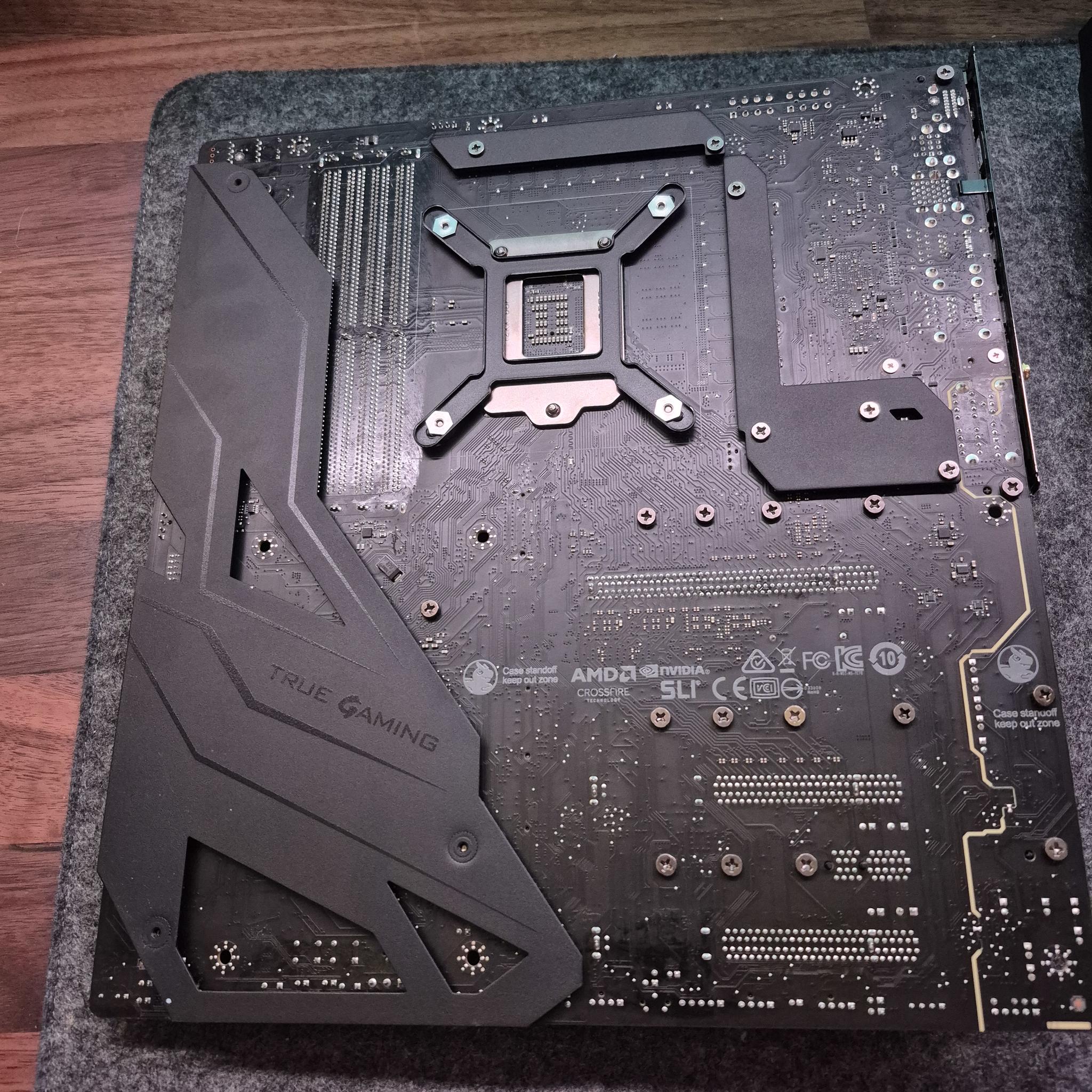 MSI MEG Z490 GODLIKE MOTHERBOARD (READ DESCRIPTION)