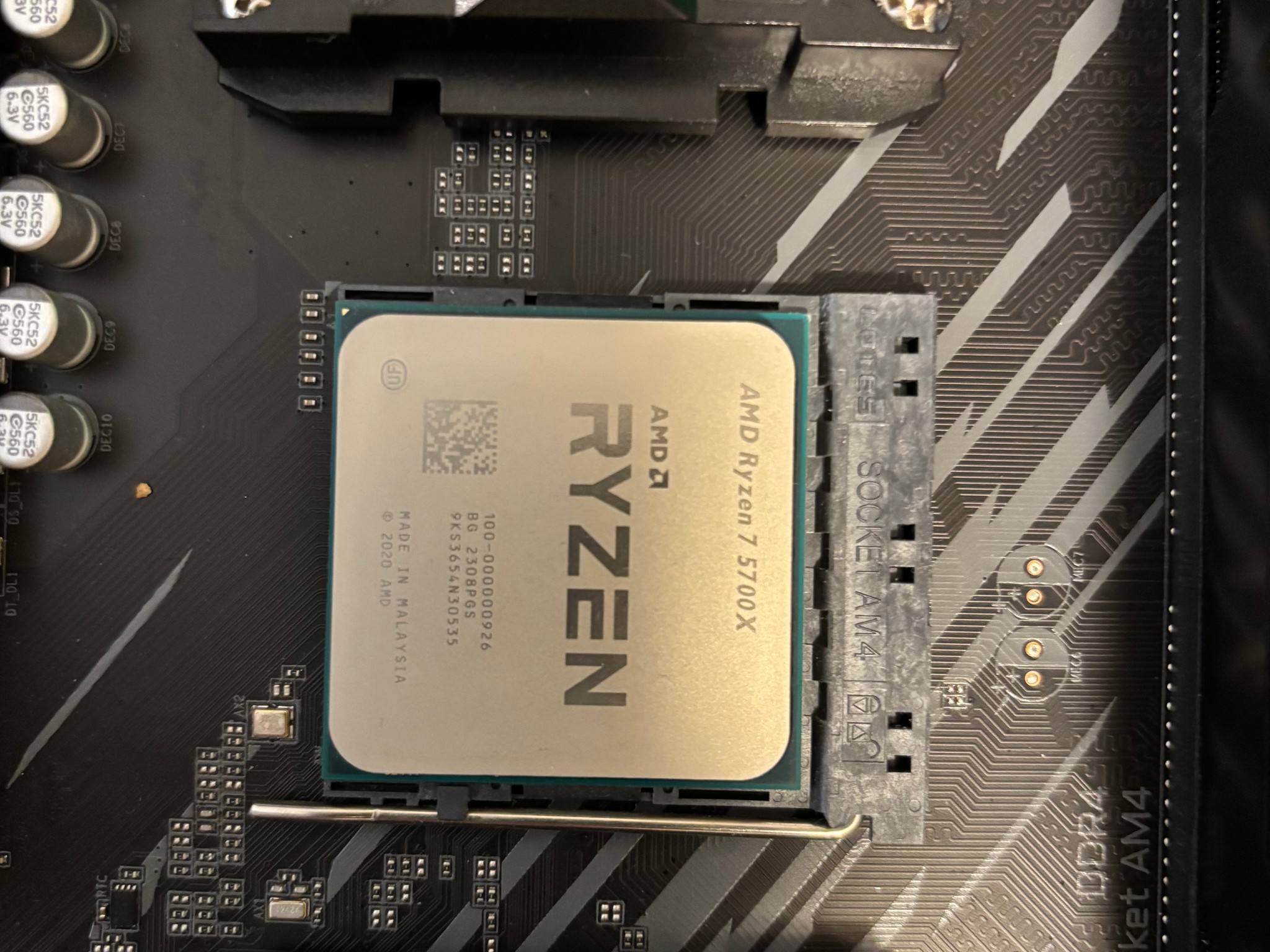 Ryzen 7 5700X, B550, 32 GB 3200 RAM
