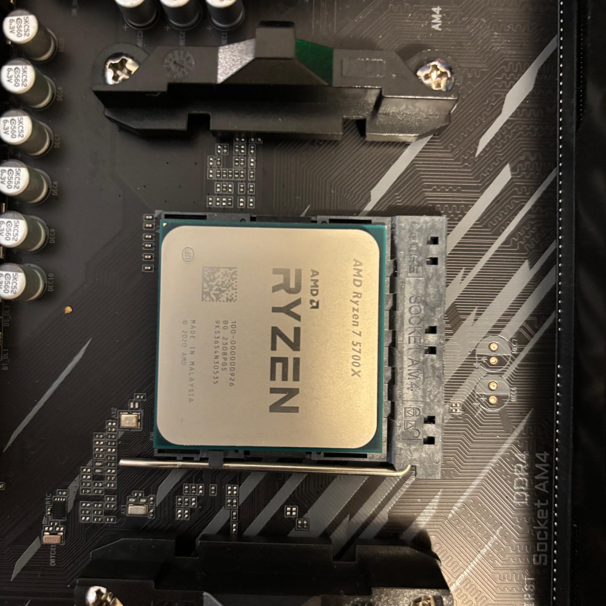 Ryzen 7 5700X, B550, 32 GB 3200 RAM