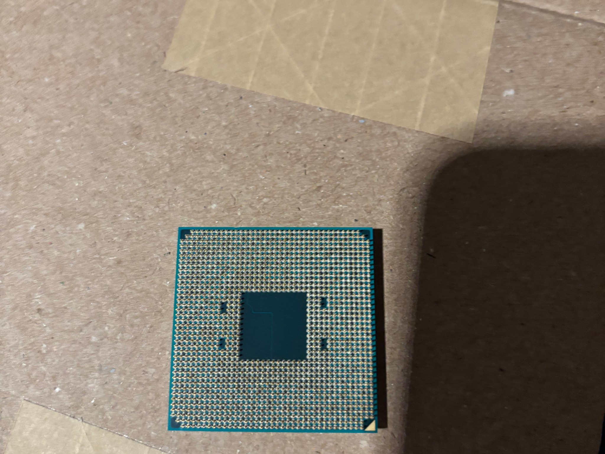 AMD Ryzen 5 5600G Processor CPU 6-Core 12-Thread Model 100-000000252