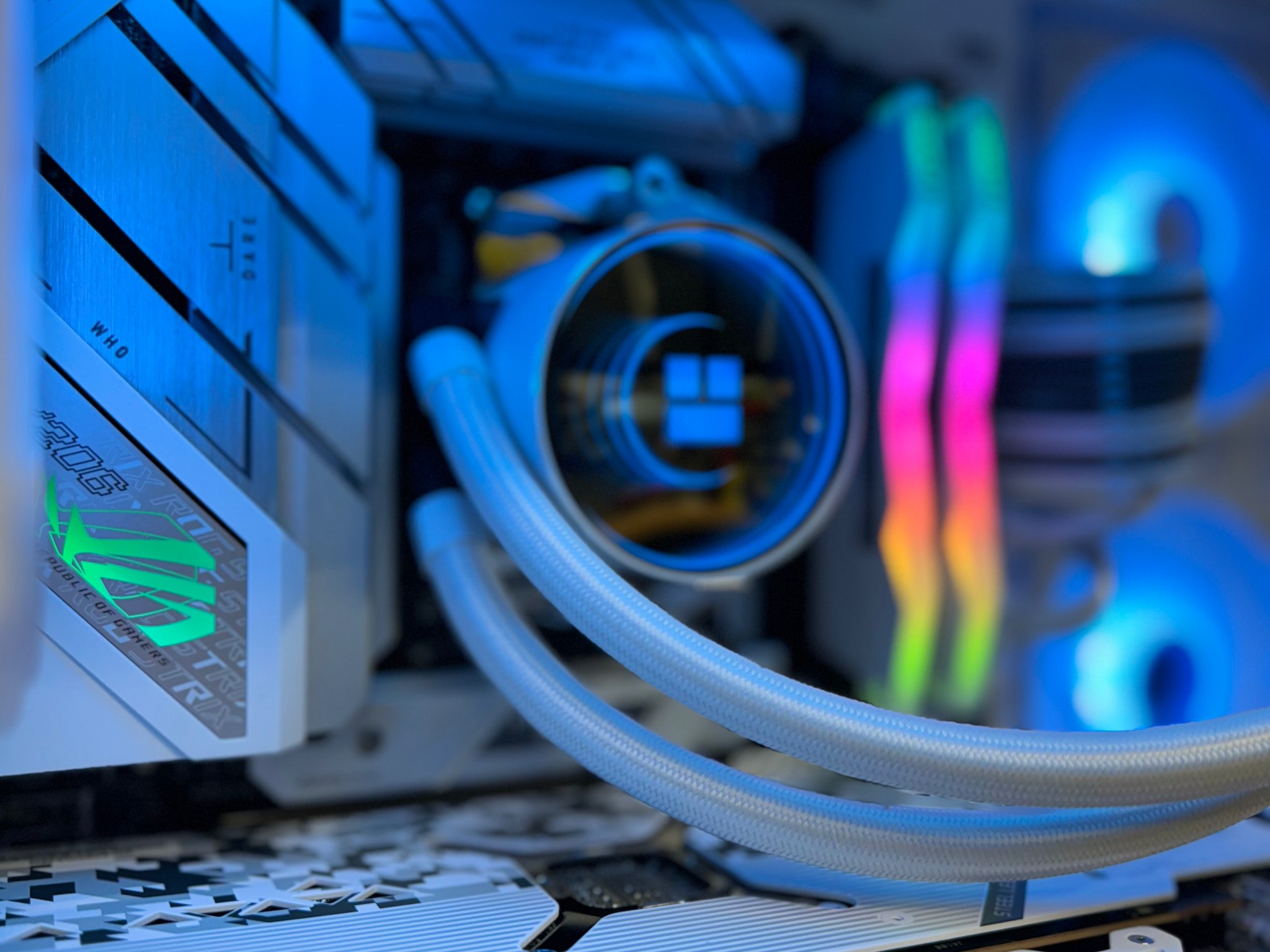 Almost Heaven 🪽 Radeon RX 7900 GRE ☀️ AMD Ryzen 7600X 🌙32GB RAM DDR5 ✨1TB m.2 📖 White Build