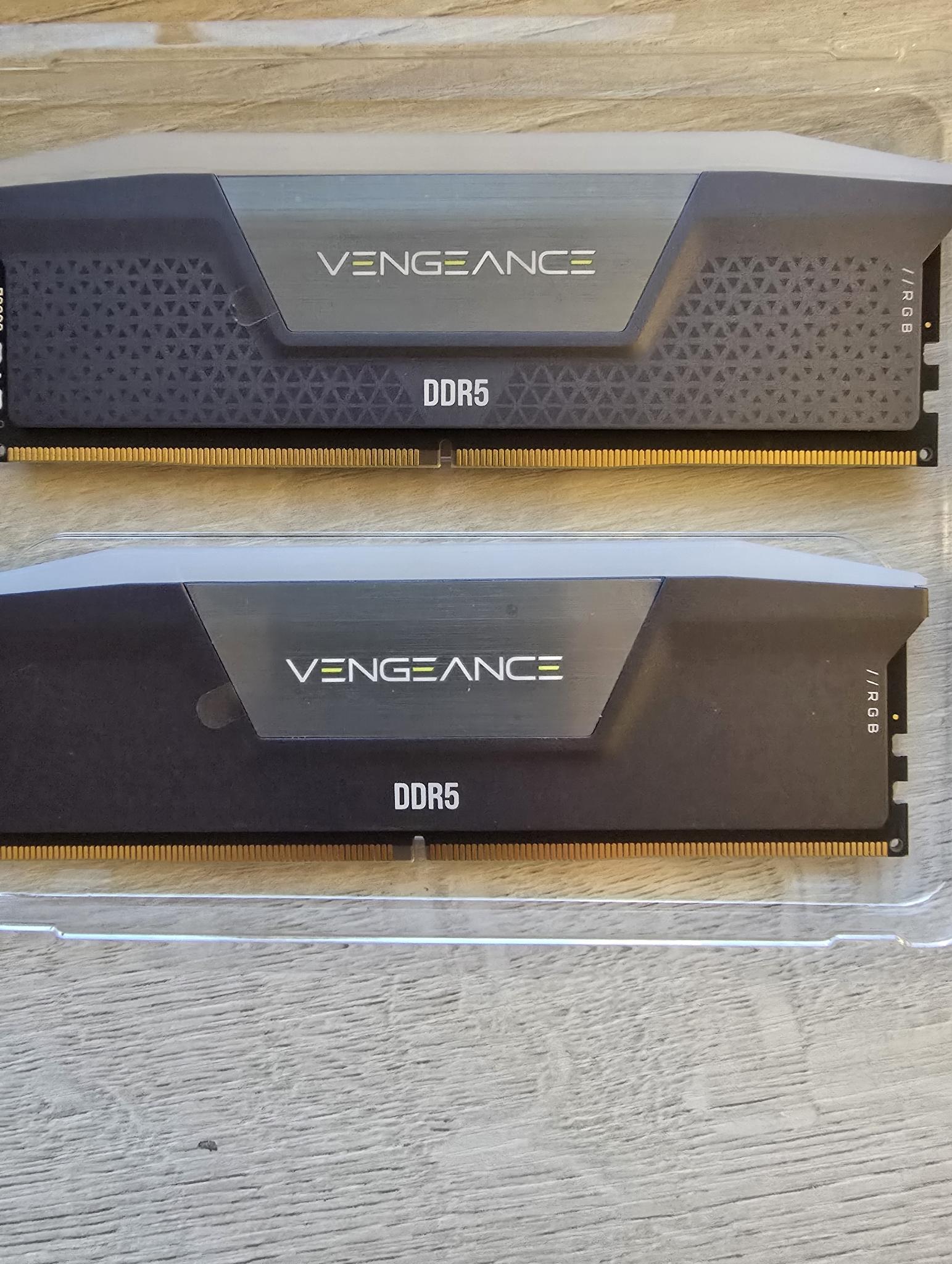 4 X 16 GB Stick of DDR 5 Corsair Vengeance