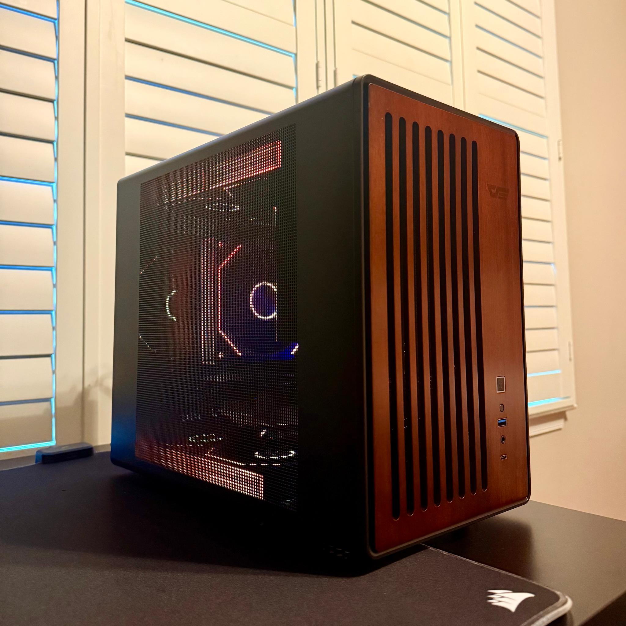 Portable Mini Gaming PC — RTX 5060 | Ryzen 5 7600X | 16GB DDR5 | 1TB M.2 NVMe