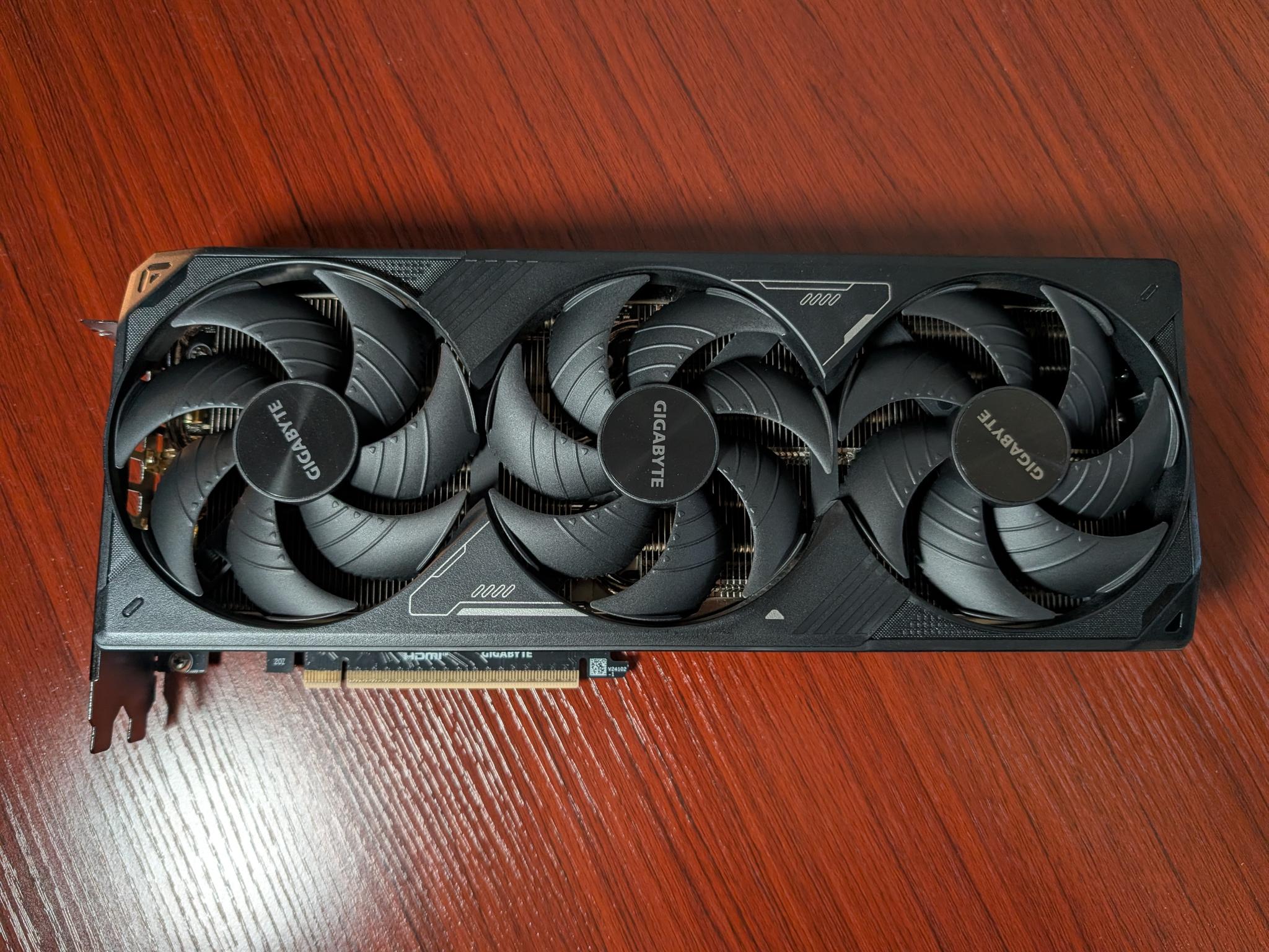 GIGABYTE GeForce RTX 5080 WINDFORCE OC SFF 16GB
