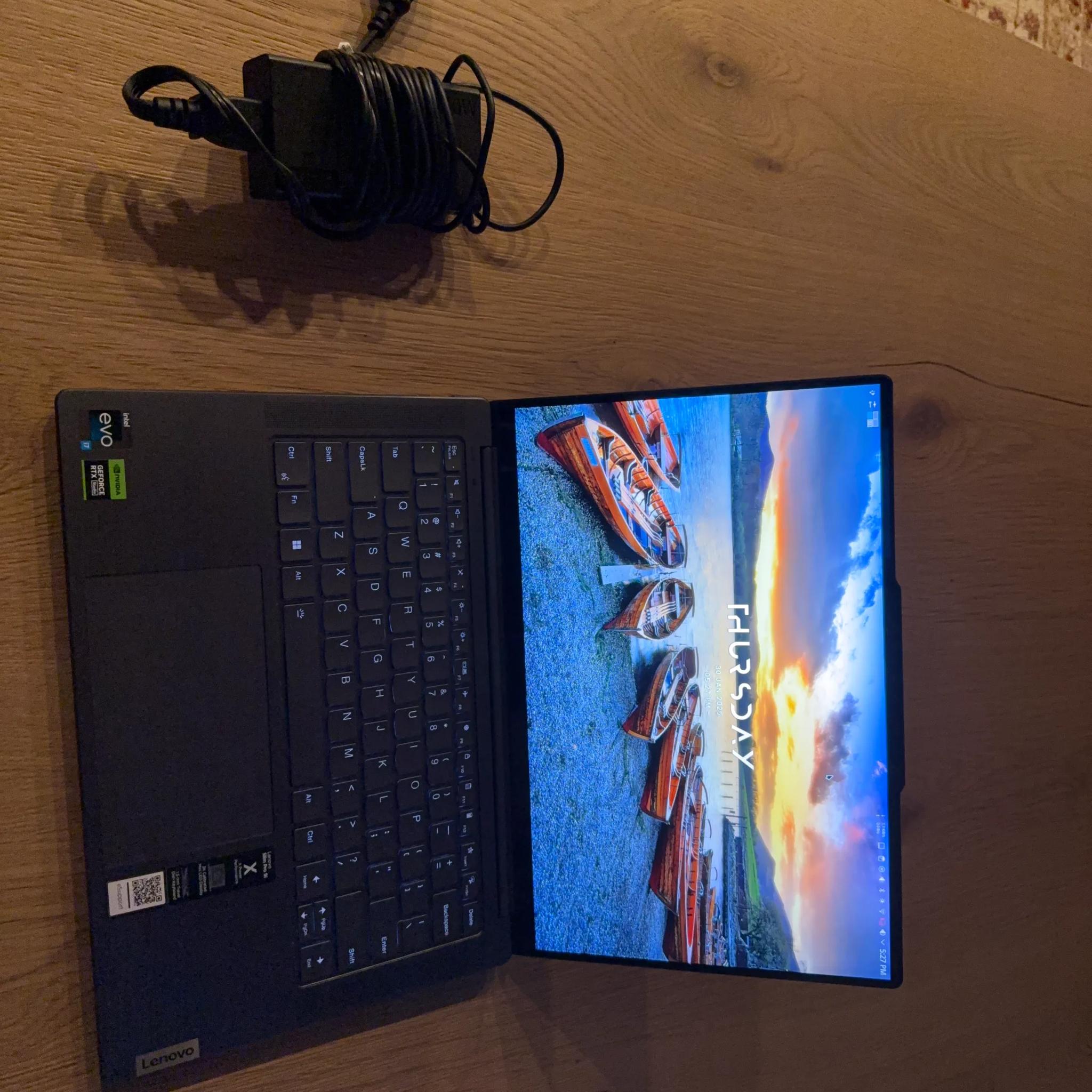 LIKE NEW! Lenovo Slim Pro 9i 14"