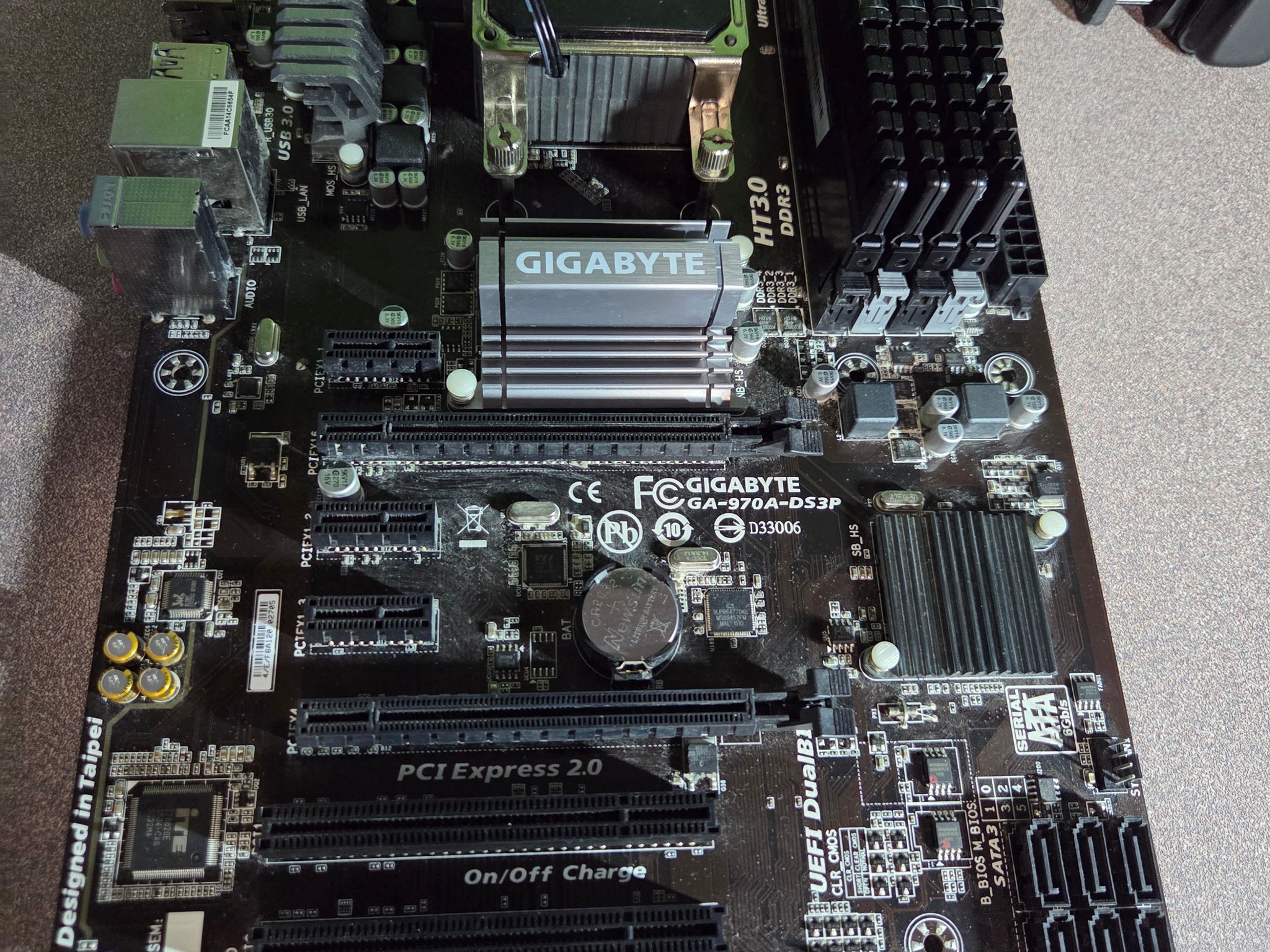 Bundle: Gigabyte GA-970A-DS3P | AMD FX-8320 | 16GB Corsair RAM DDR3