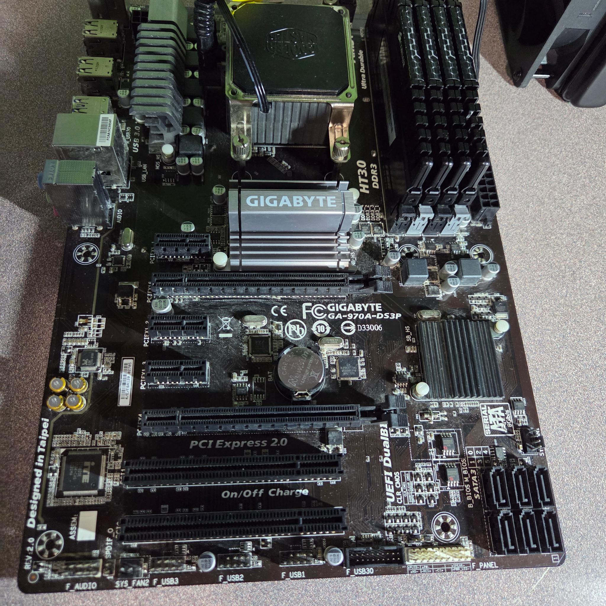 Bundle: Gigabyte GA-970A-DS3P | AMD FX-8320 | 16GB Corsair RAM DDR3
