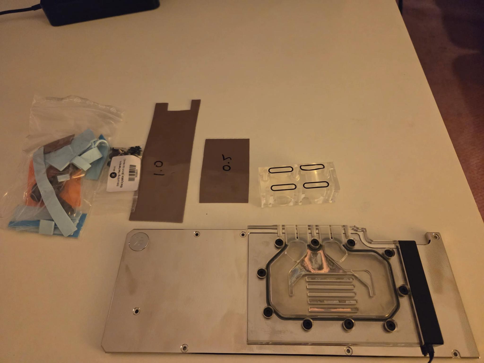 RTX 3090 EVGA XC3 EK Quantum Waterblock + Active Backplate + EK Quantum Vector Backplate