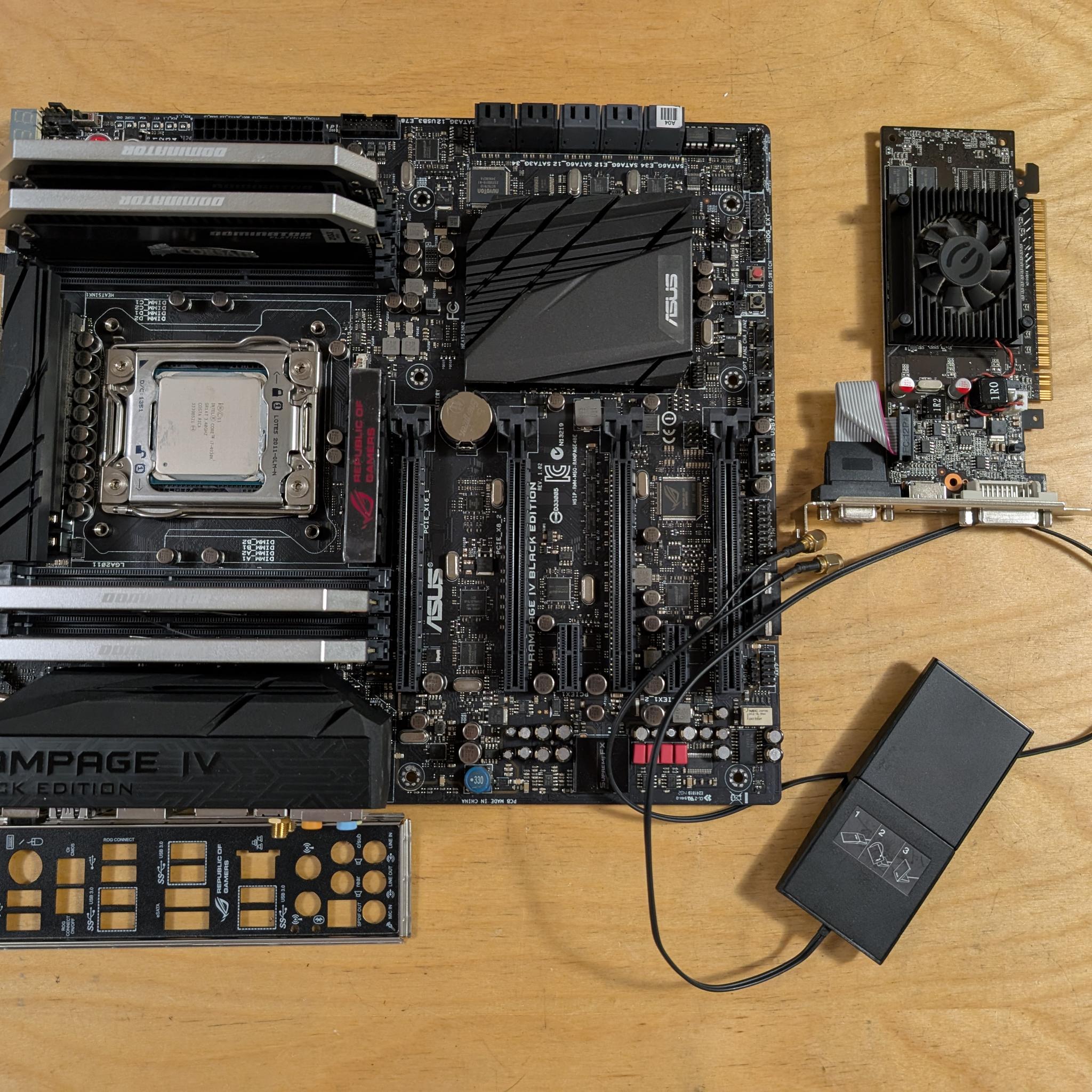 Asus X79 / Intel 4930K / 32GB DDR3 2133mhz / Nvidia 8400 GS 512MB