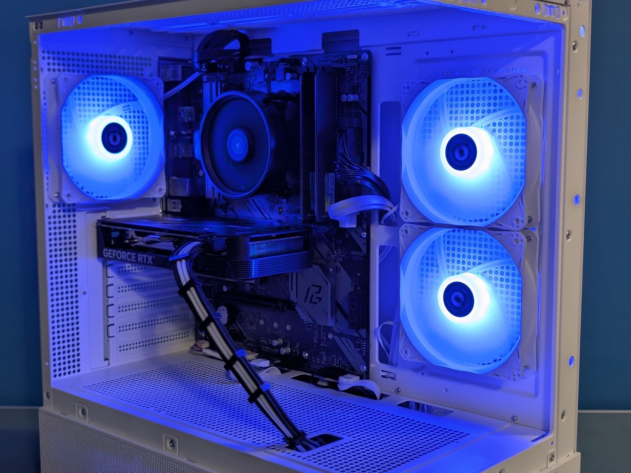 The Panda | RTX 4060 | Ryzen 5 5500 | 16GB RAM | NVMe SSD