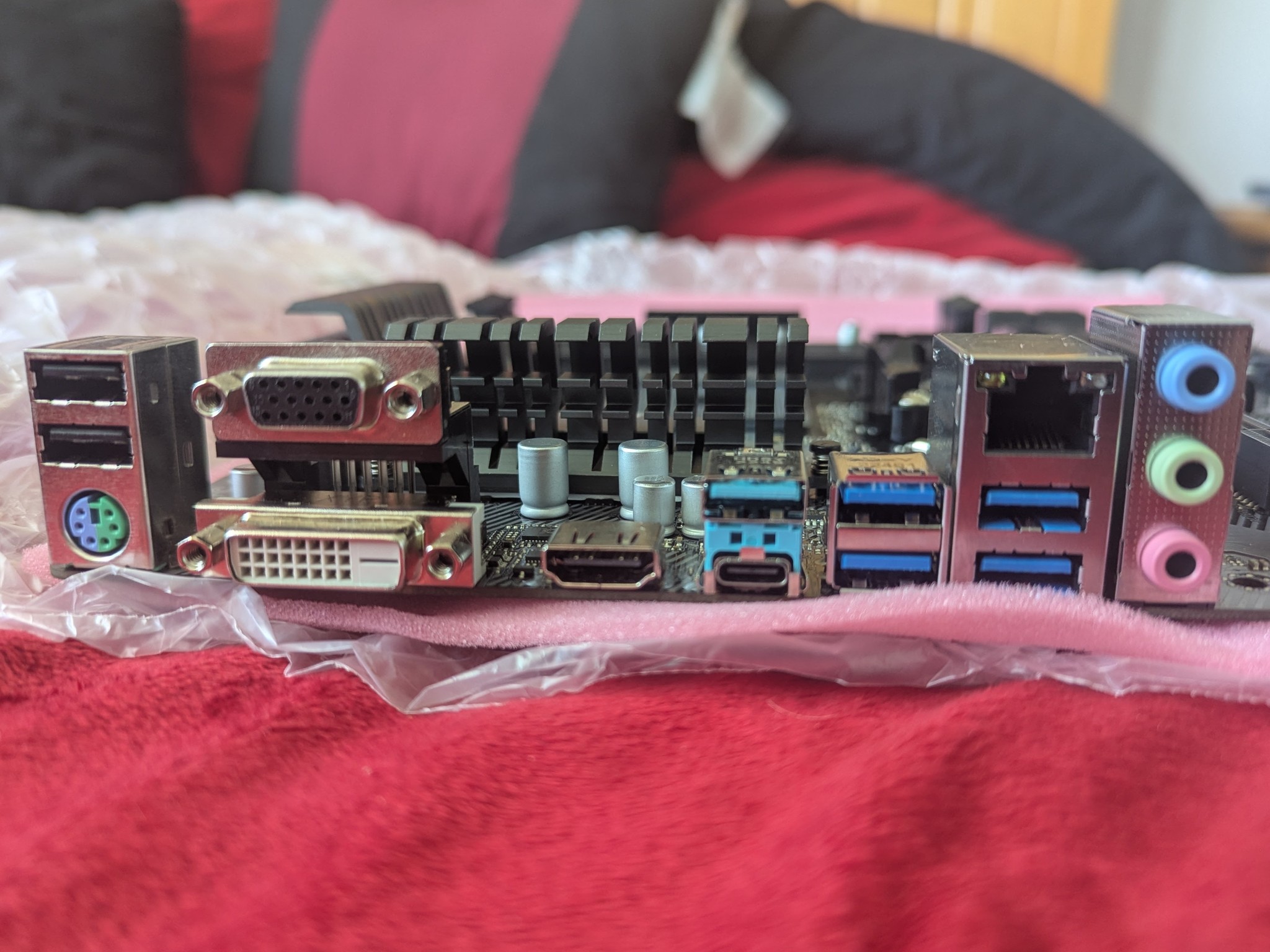 Used ASROCK B450M PRO4 R2.0 | DDR4 | USB3.2 + M.2 | Micro ATX  (Socket AM4)