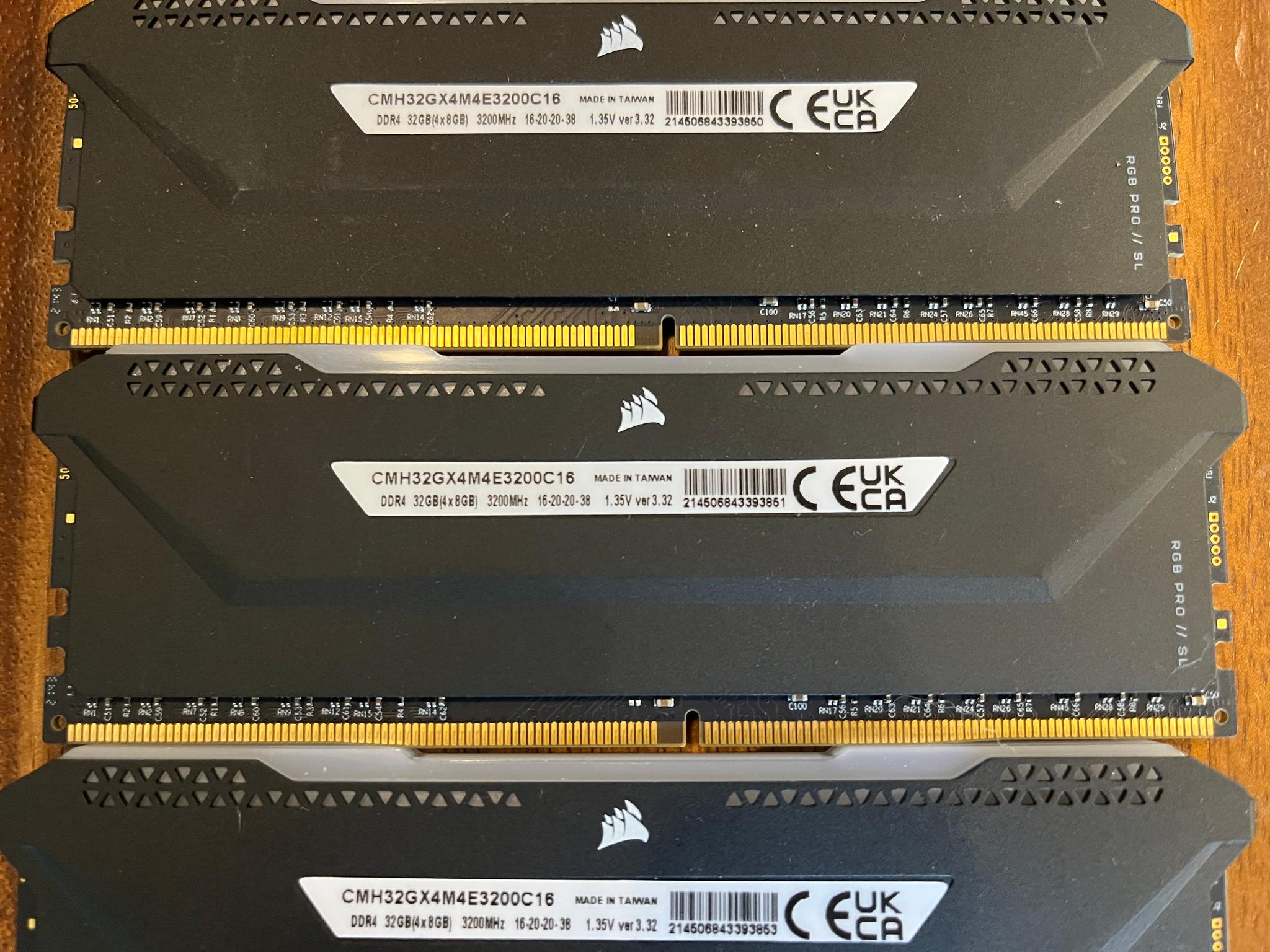 Corsair Vengeance RGB Pro SL 32GB (4 x 8GB) PC4-25600 (DDR4-3200) Memory