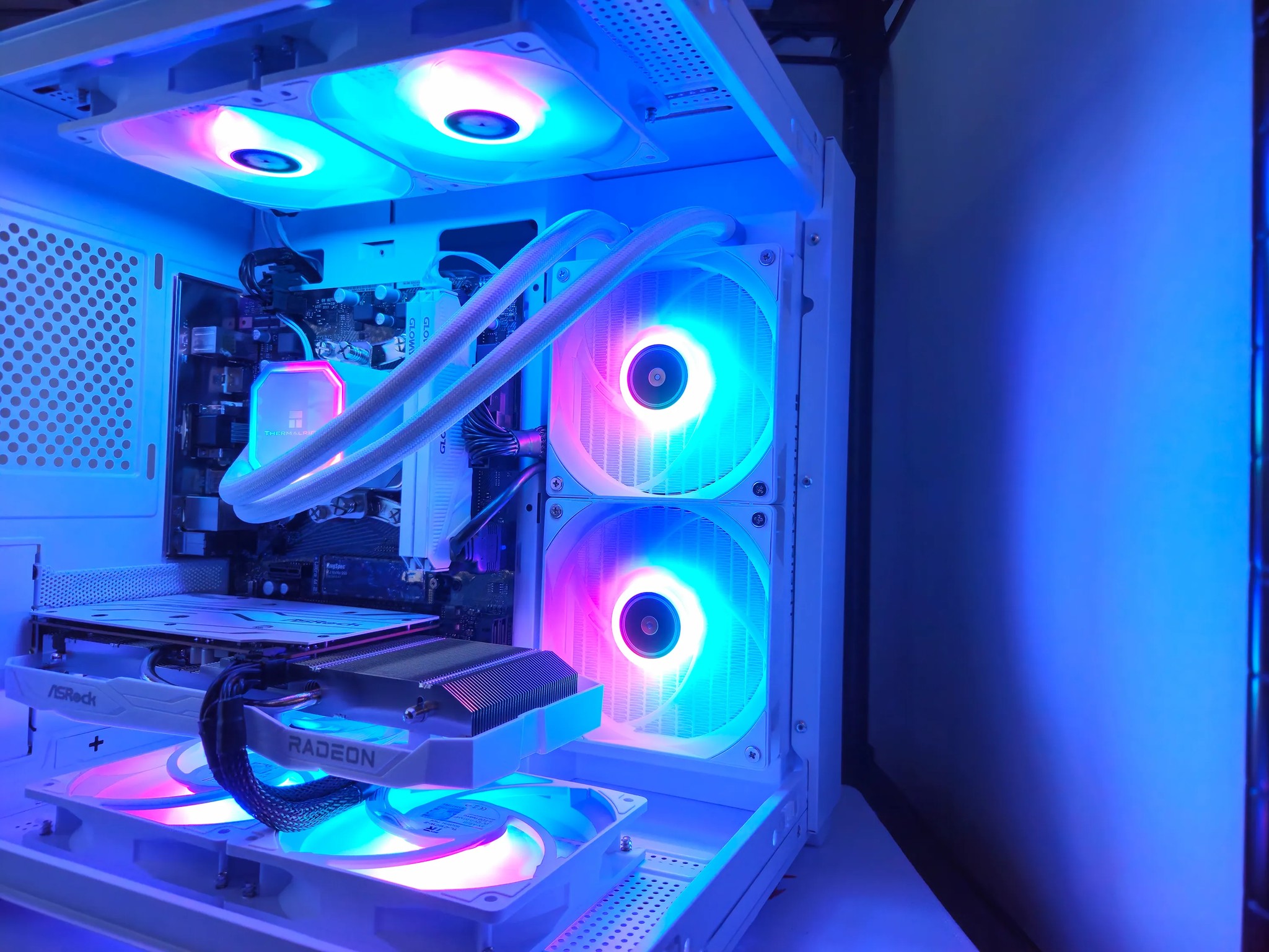 Arctic Rig Ryzen 5 / 16GB / 1TB SSD / RX 6600