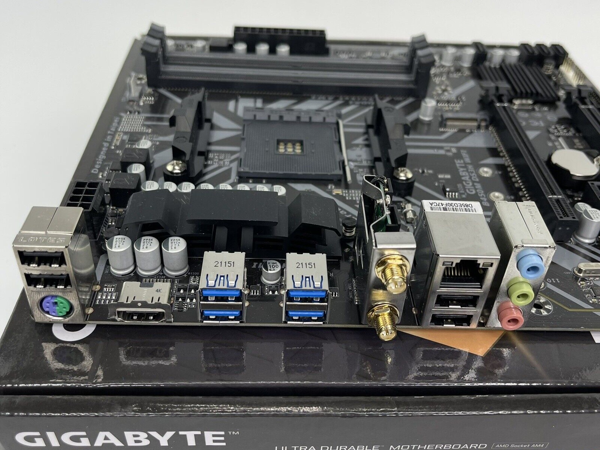 Gigabyte B450M DS3H WiFi Bluetooth AMD AM4 DDR4 Motherboard