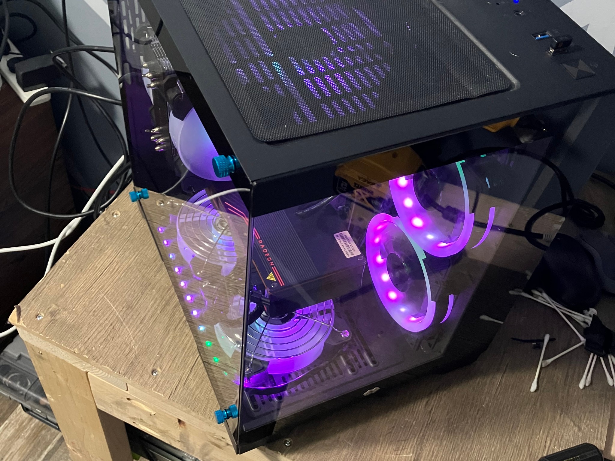 i7-9700 | RX 5700 XT | 16 GB Ram | 512 GM NVMe | 600W PSU | Win 11 Pro | RGB | Tempered Glass
